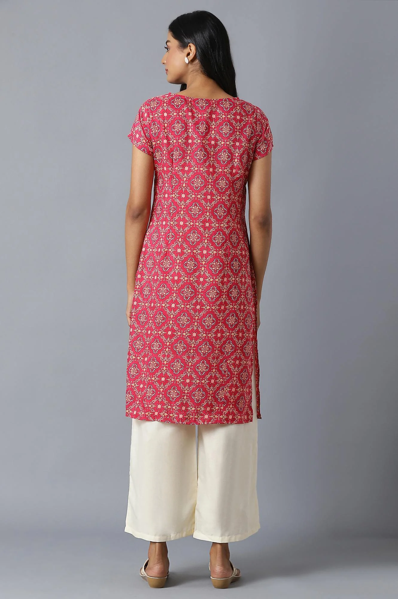 Pink Floral Printed kurta In Round Neck With Natural Straight Palazzo - Image 2