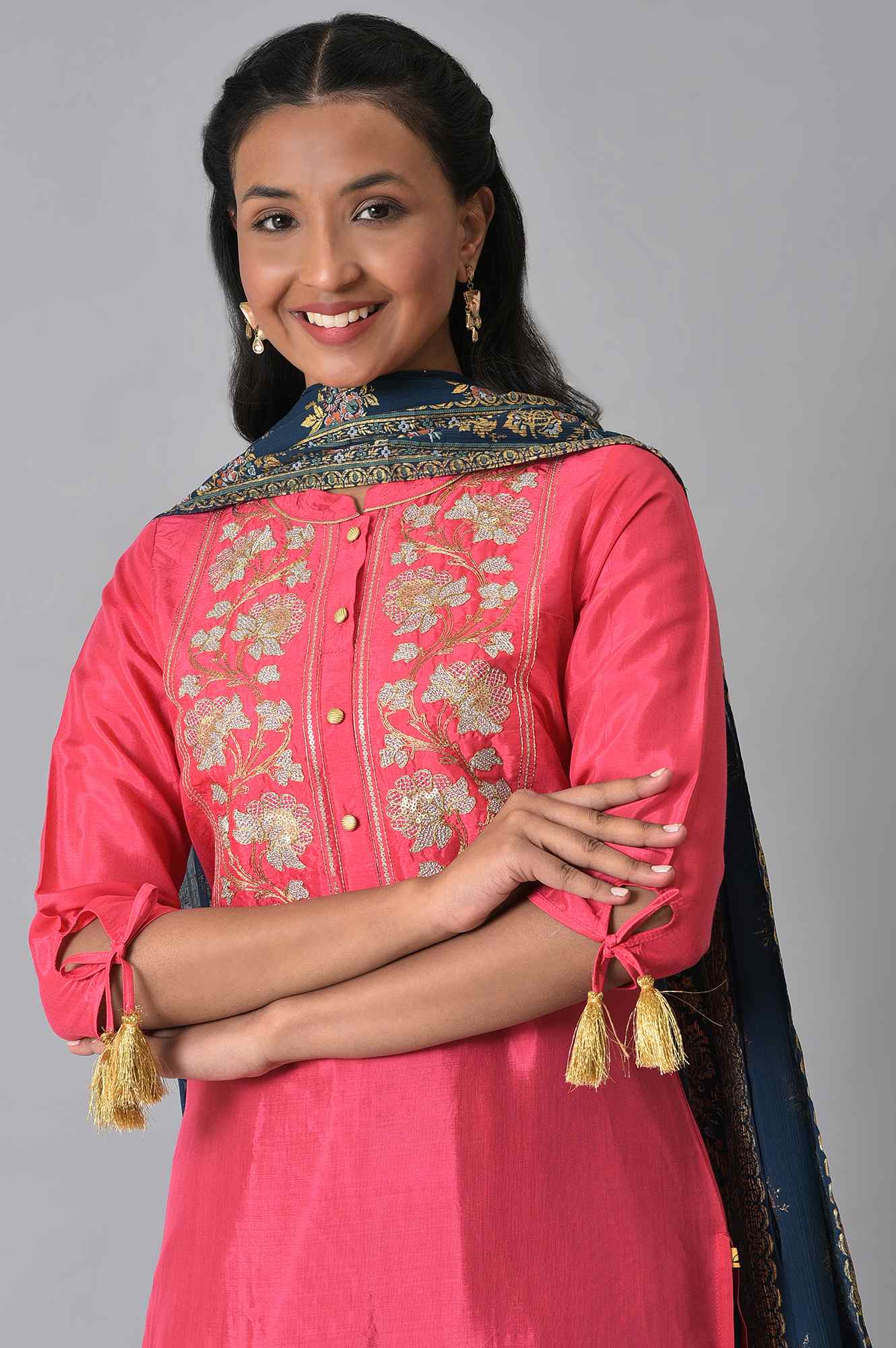 Pink Zari Embroidered Festive kurta Set - Image 5