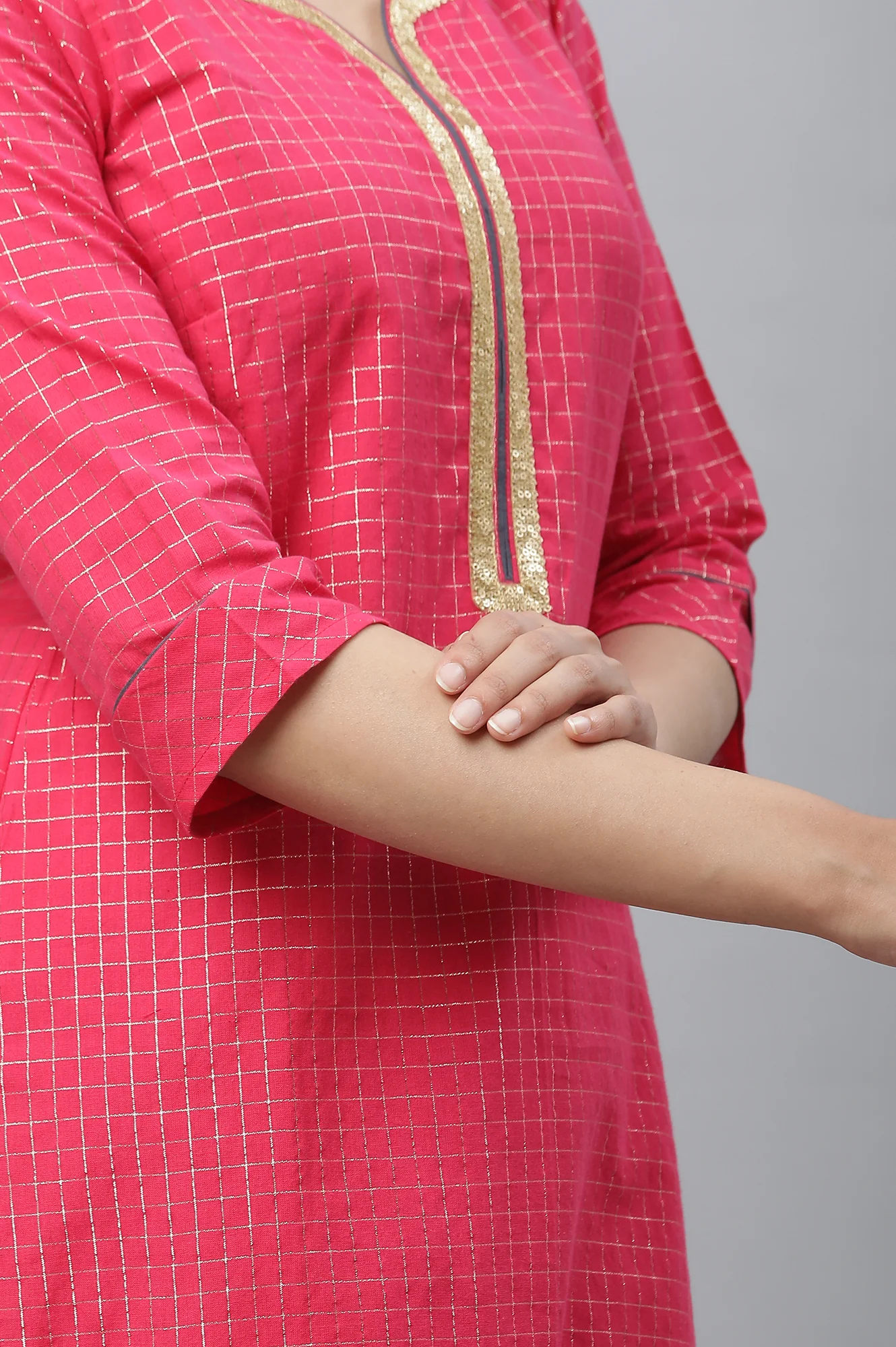 Pink Yarn Dyed Kurta Straight Pants and Grey Dupatta Set - Image 7