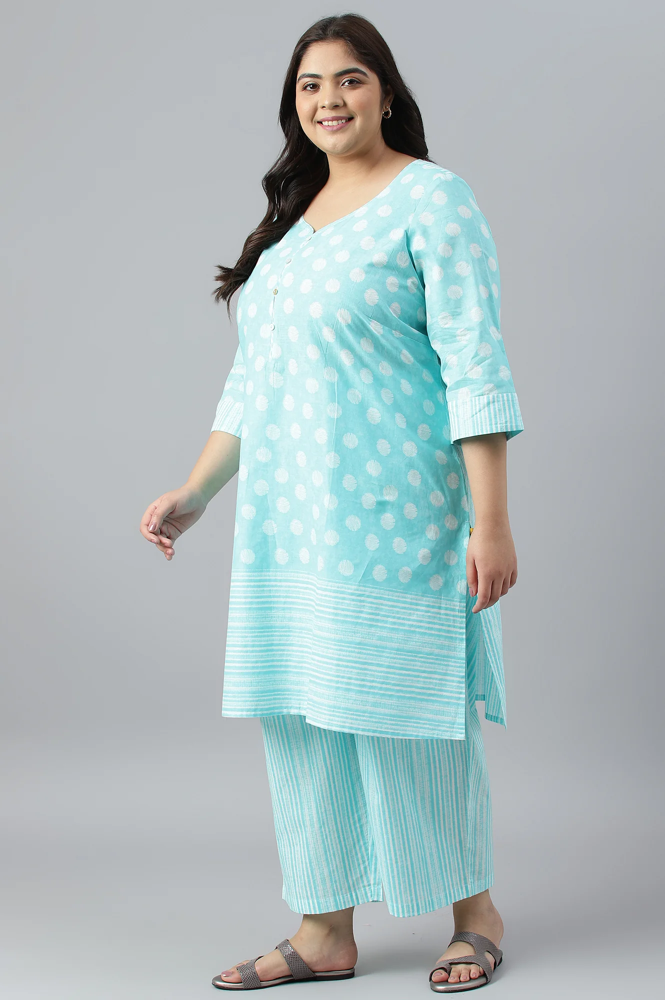 Plus Sie Blue Polka Dots Printed Cotton kurta With Narrow Palaza - Image 4