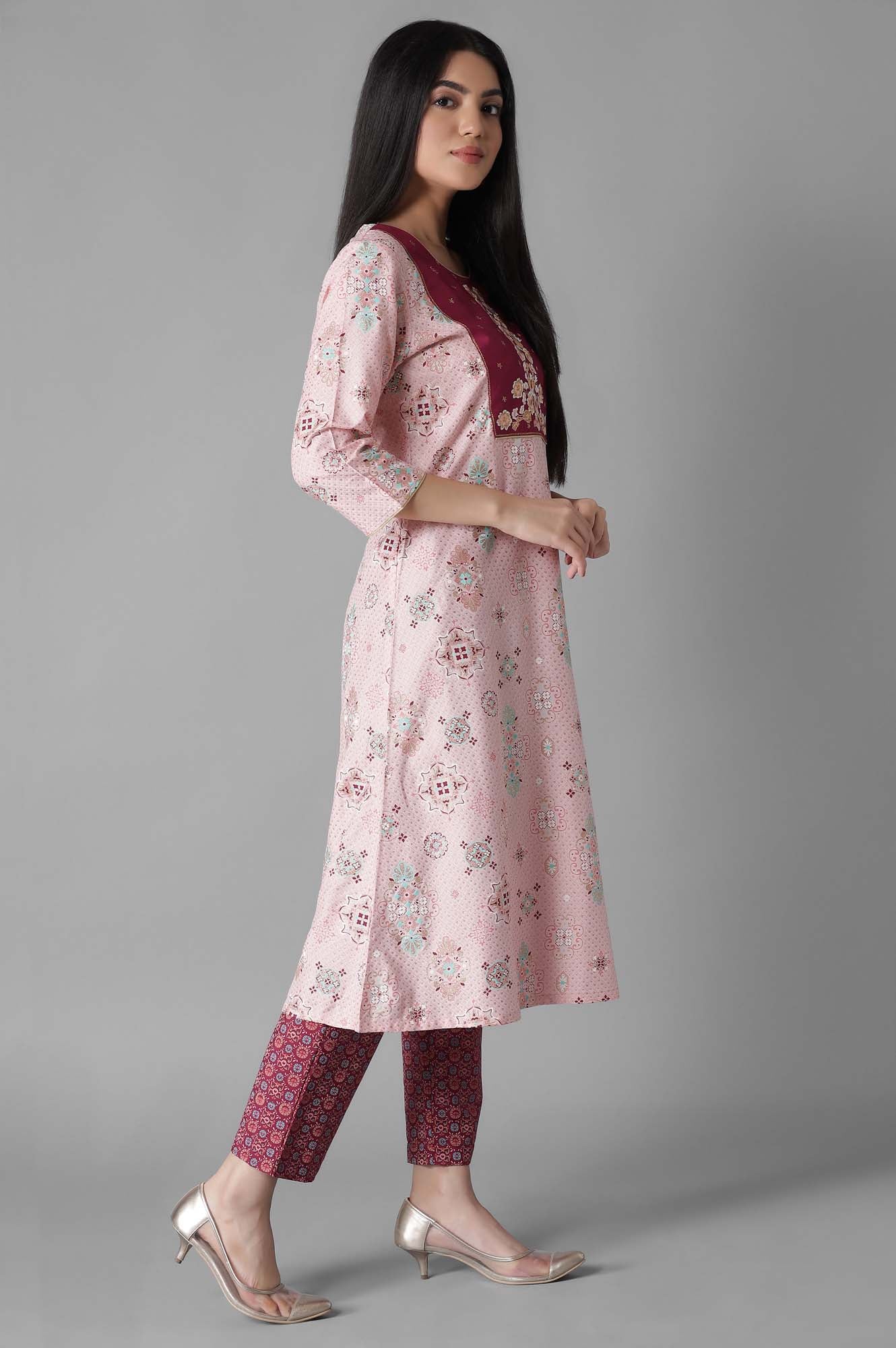 Rose Pink Glittered Geometric Print A line kurta Trousers Set - Image 4