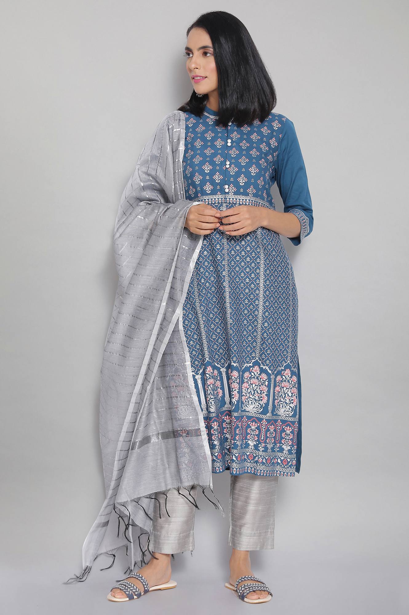 Silver Solid Dupatta - Image 2