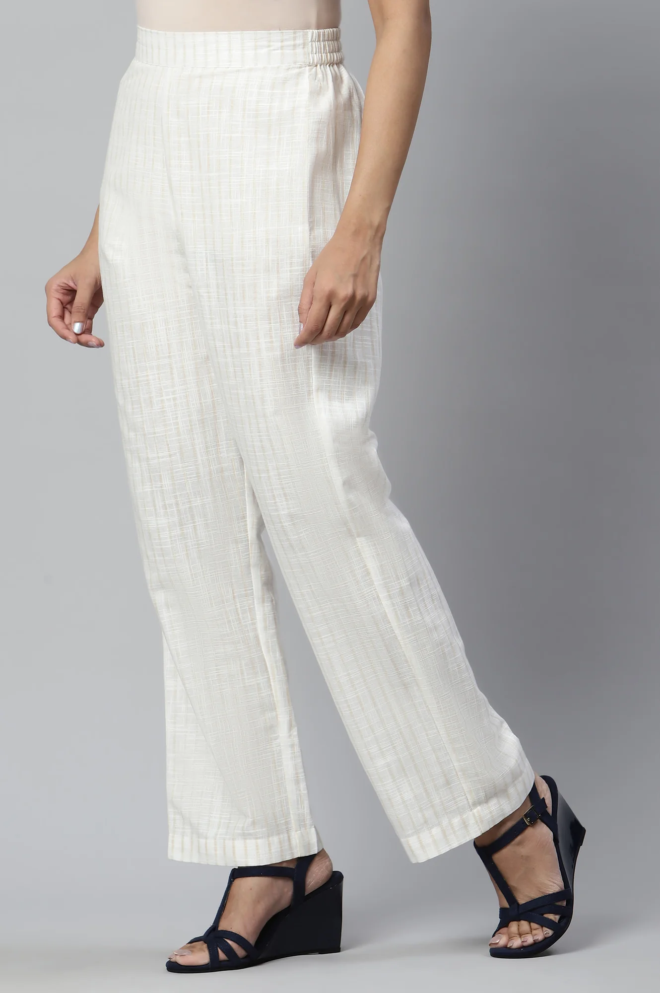 White Ankle Length Solid Palazzo - Image 3