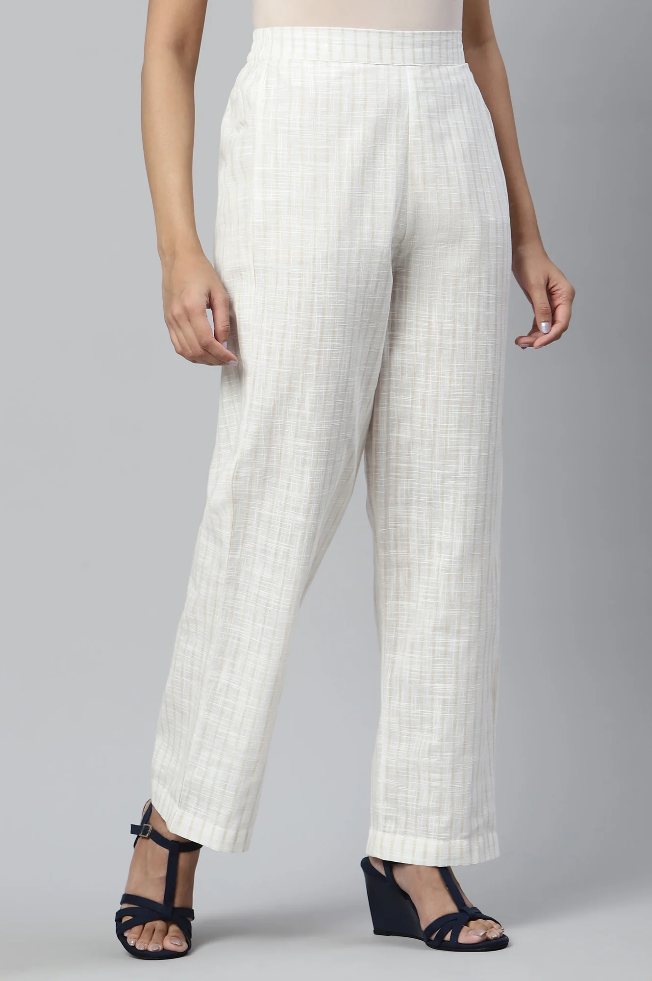 White Ankle Length Solid Palazzo - Image 4