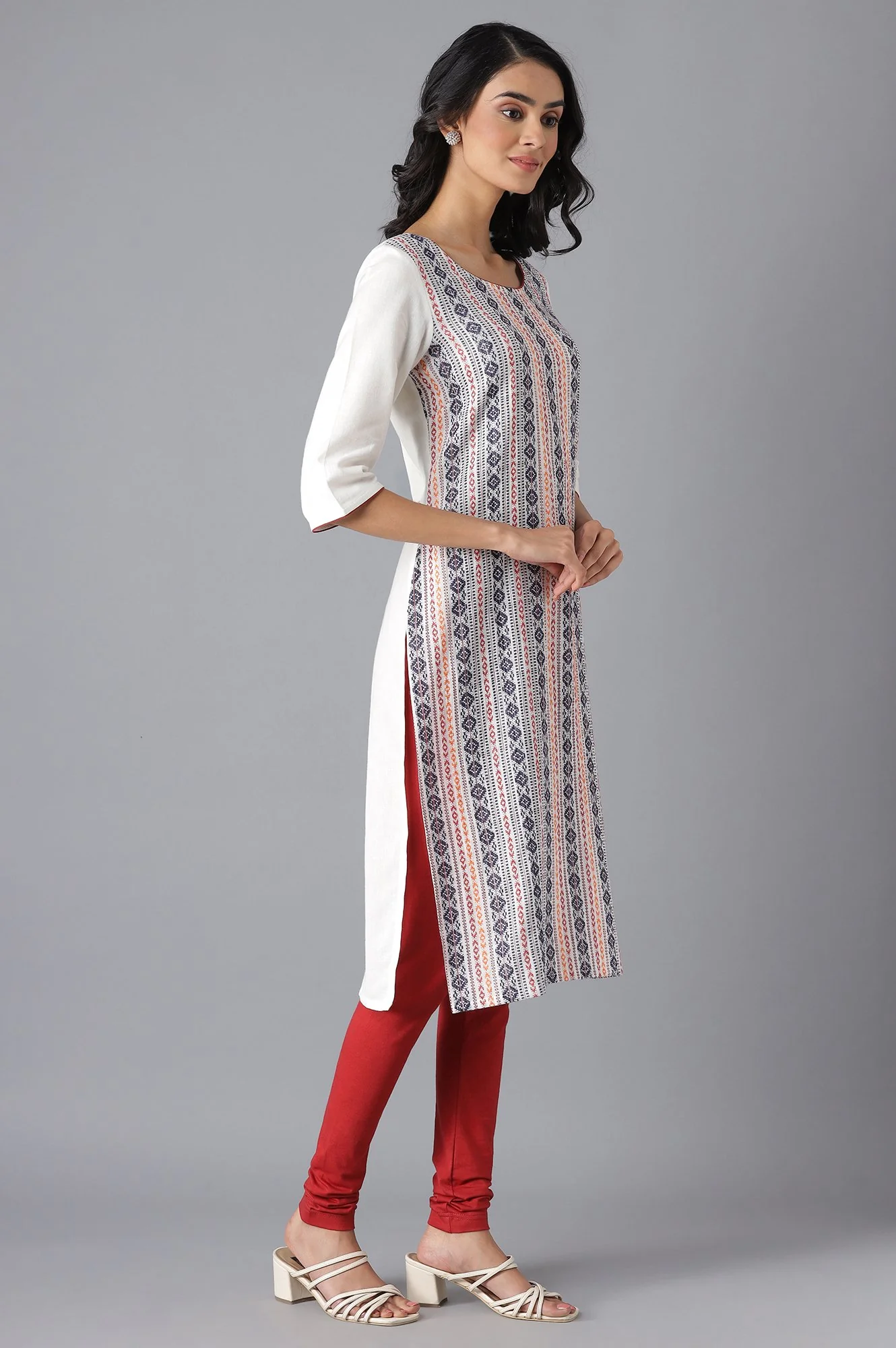 Aurelia White Geometric Printed Pure Cotton Straight Kurta - Image 4
