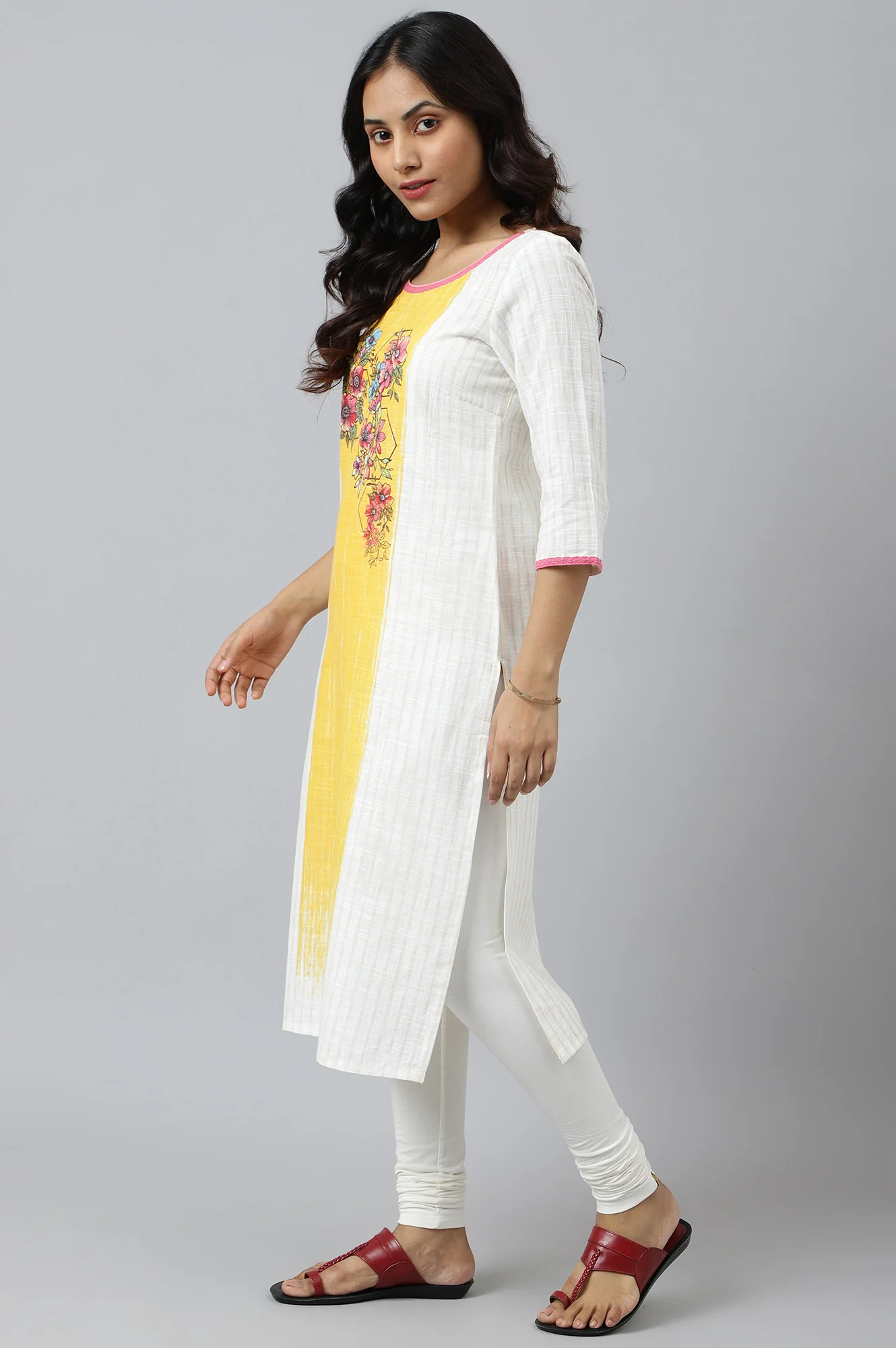 White Ethnic kurta with Yellow & Pink Placement Print - Image 3