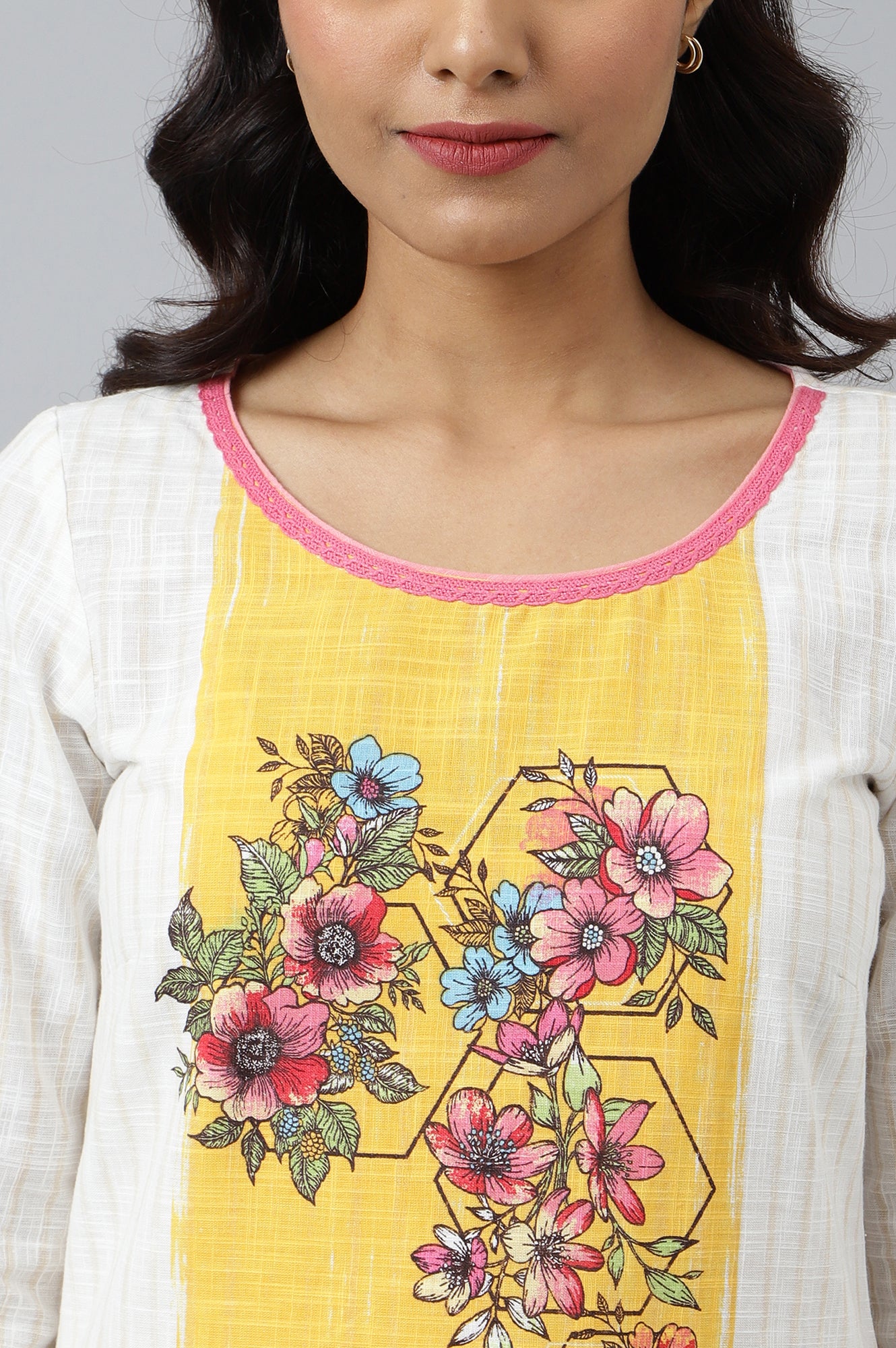 White Ethnic kurta with Yellow & Pink Placement Print - Image 8