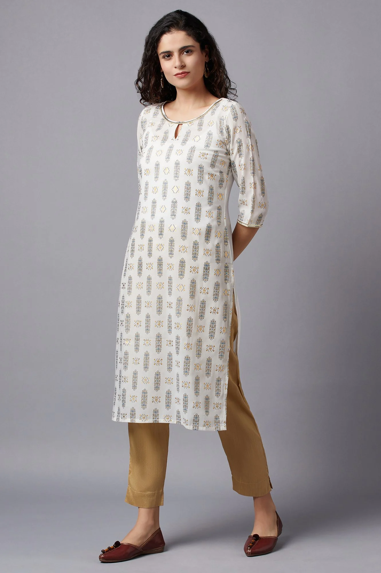 White Festive Ethnic kurta - Image 3