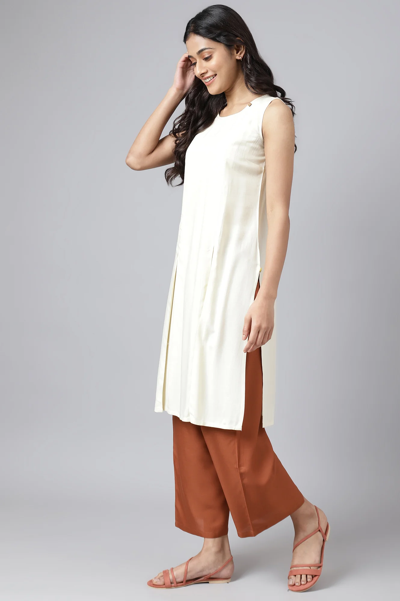 White Front Pleated kurta With Brown Culottes - Image 4