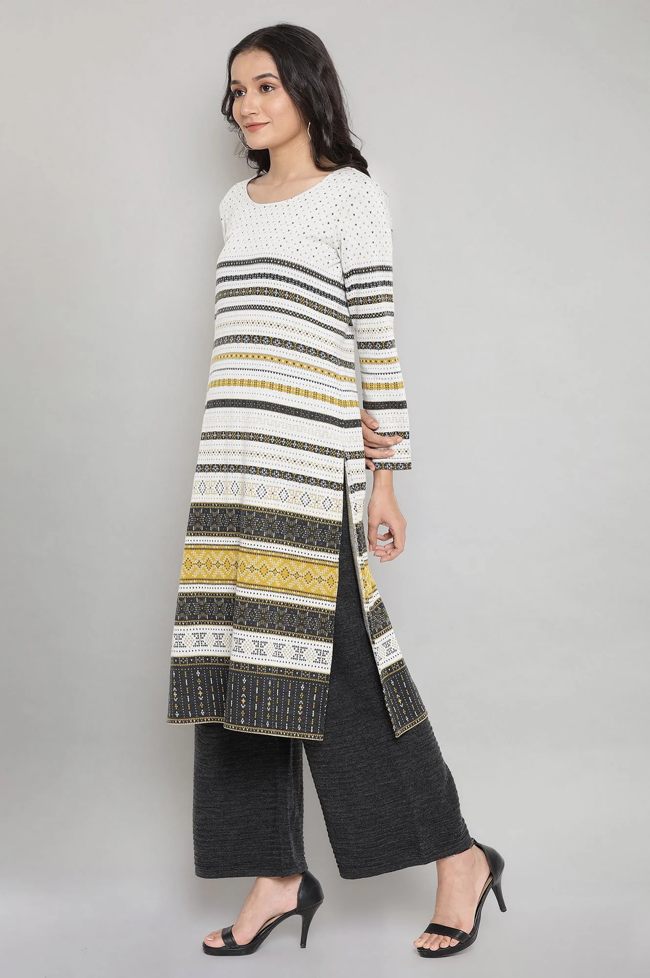White Jacquard kurta with Stripe Print - Image 3