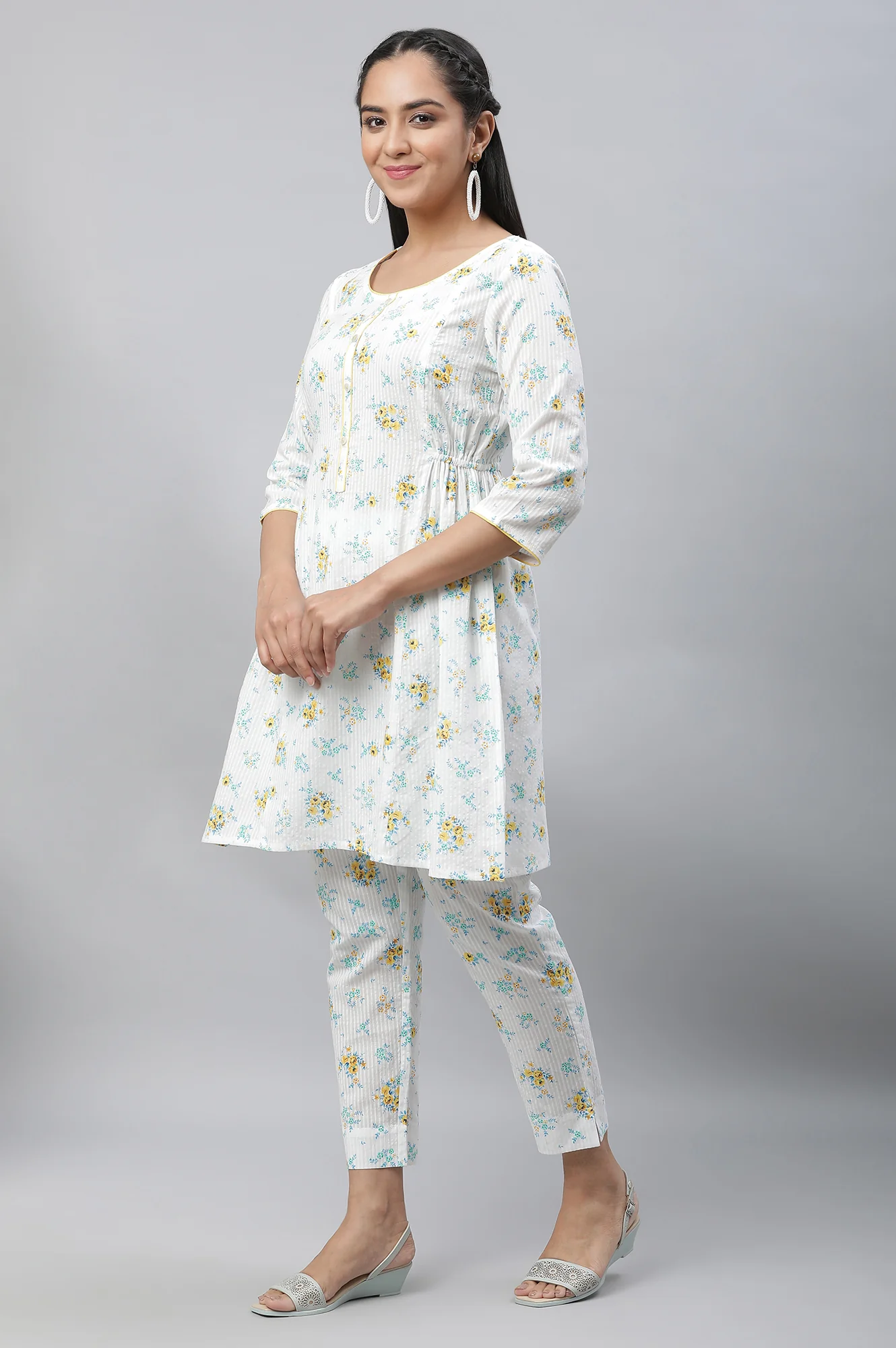 White Textured Cotton Kurta and Pants Co-ord Set - Image 3