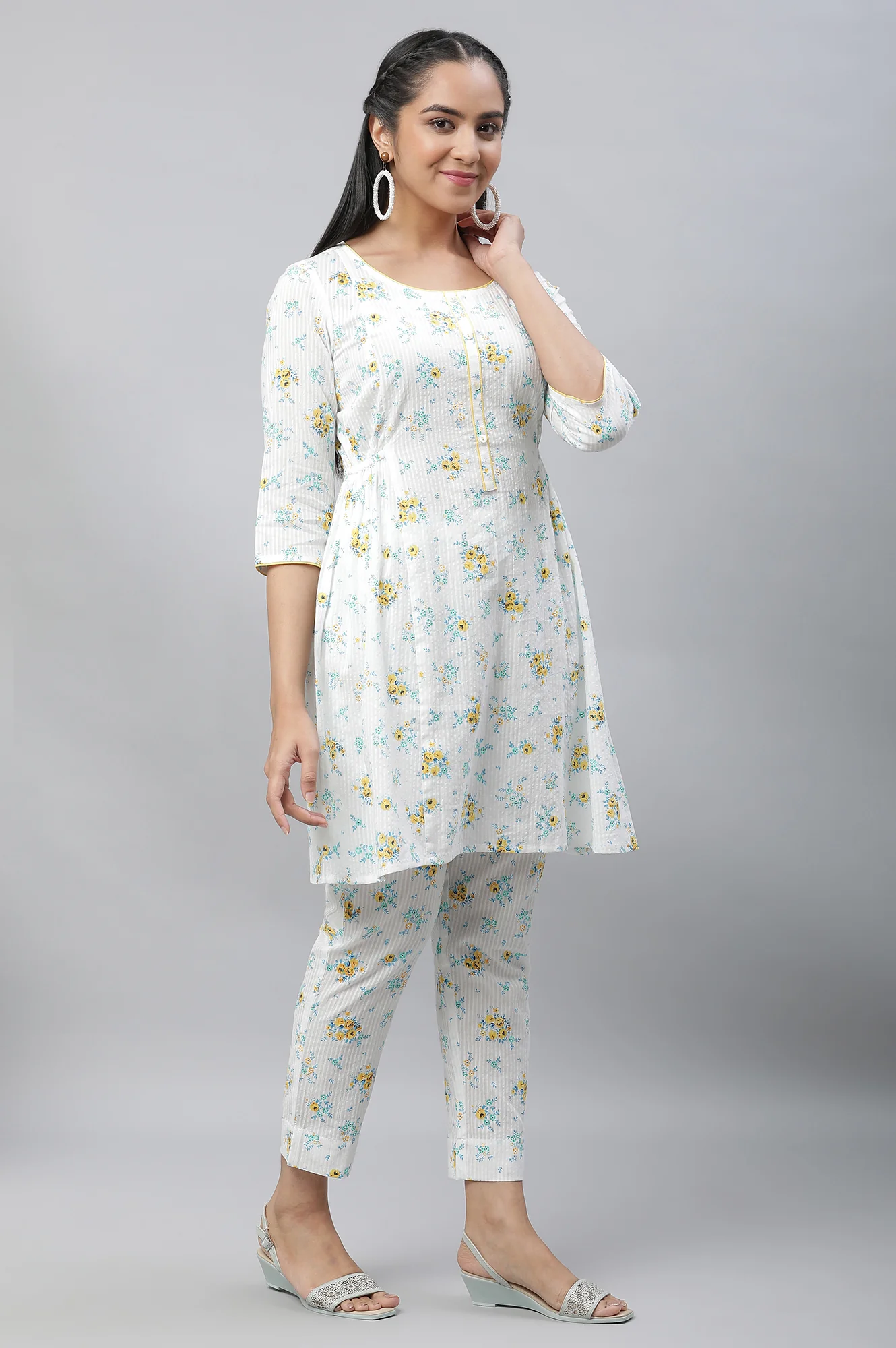 White Textured Cotton Kurta and Pants Co-ord Set - Image 5