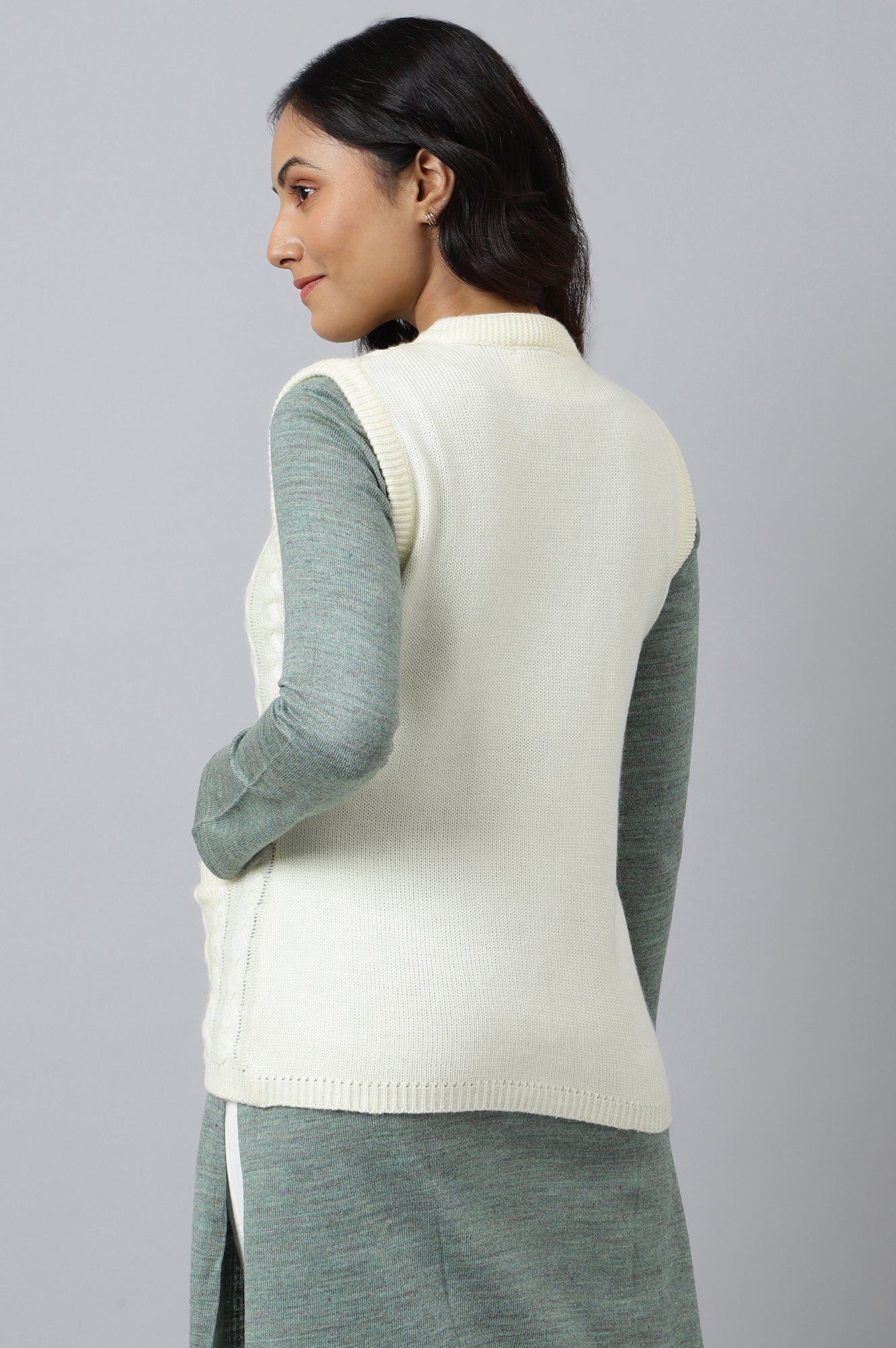 White Sleeveless Women Short Sweater - Image 4