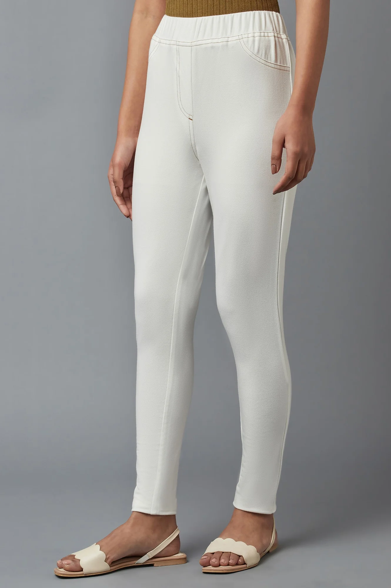 White Solid Skinny Fit Cotton Jeggings With Elasticated Waist - Image 3