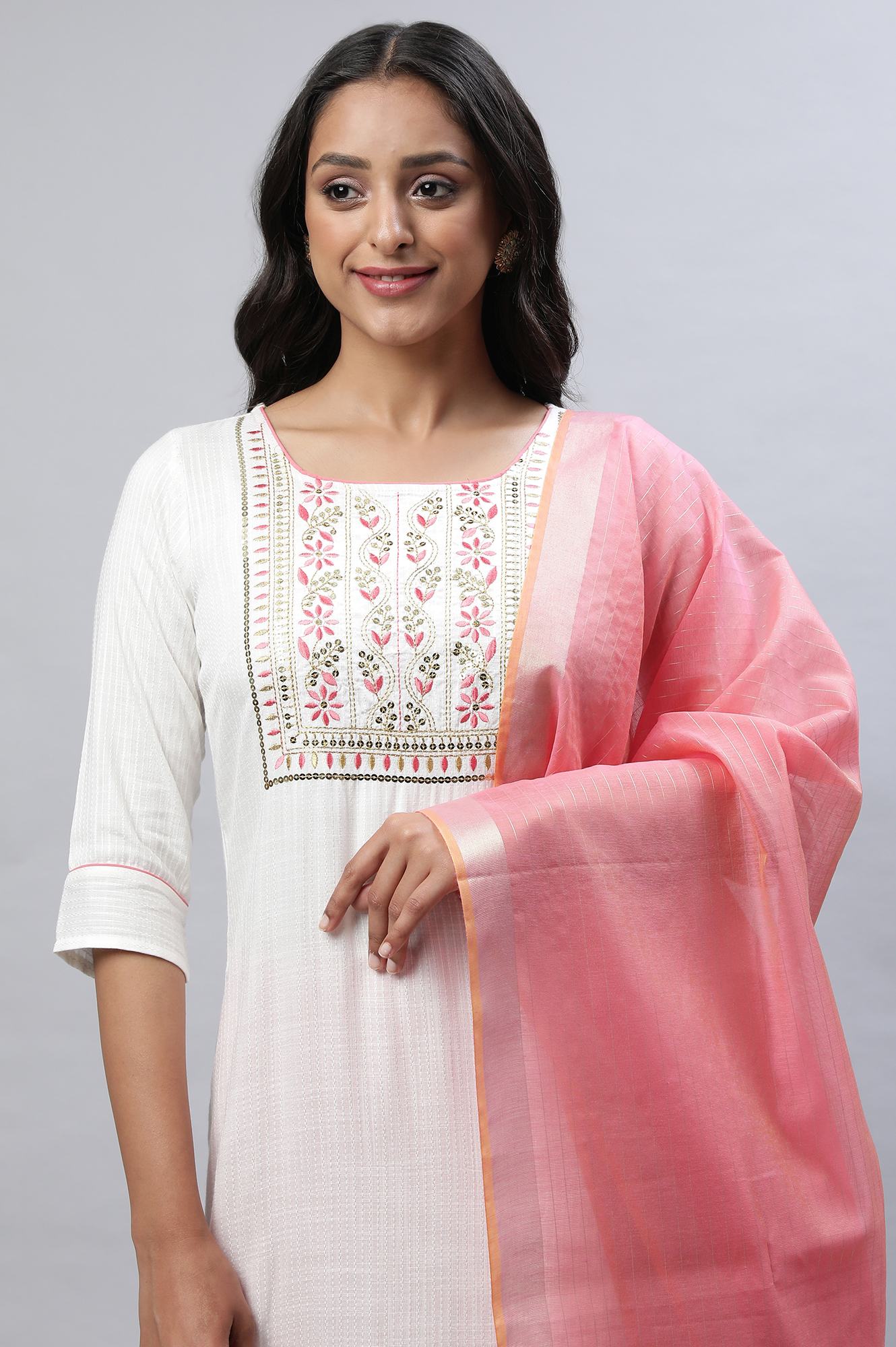 White Zari Embroidered Festive kurta - Image 6