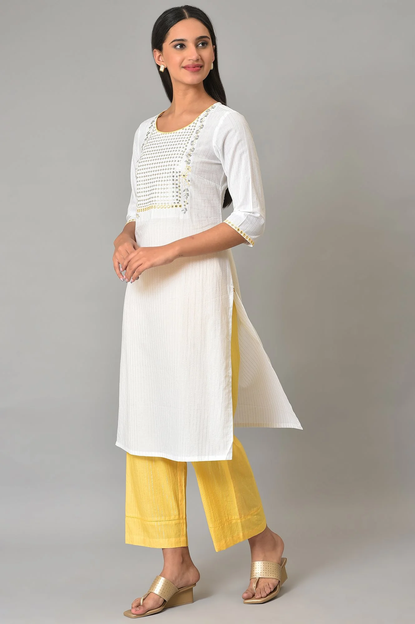 White Zari Embroidered Festive kurta - Image 3