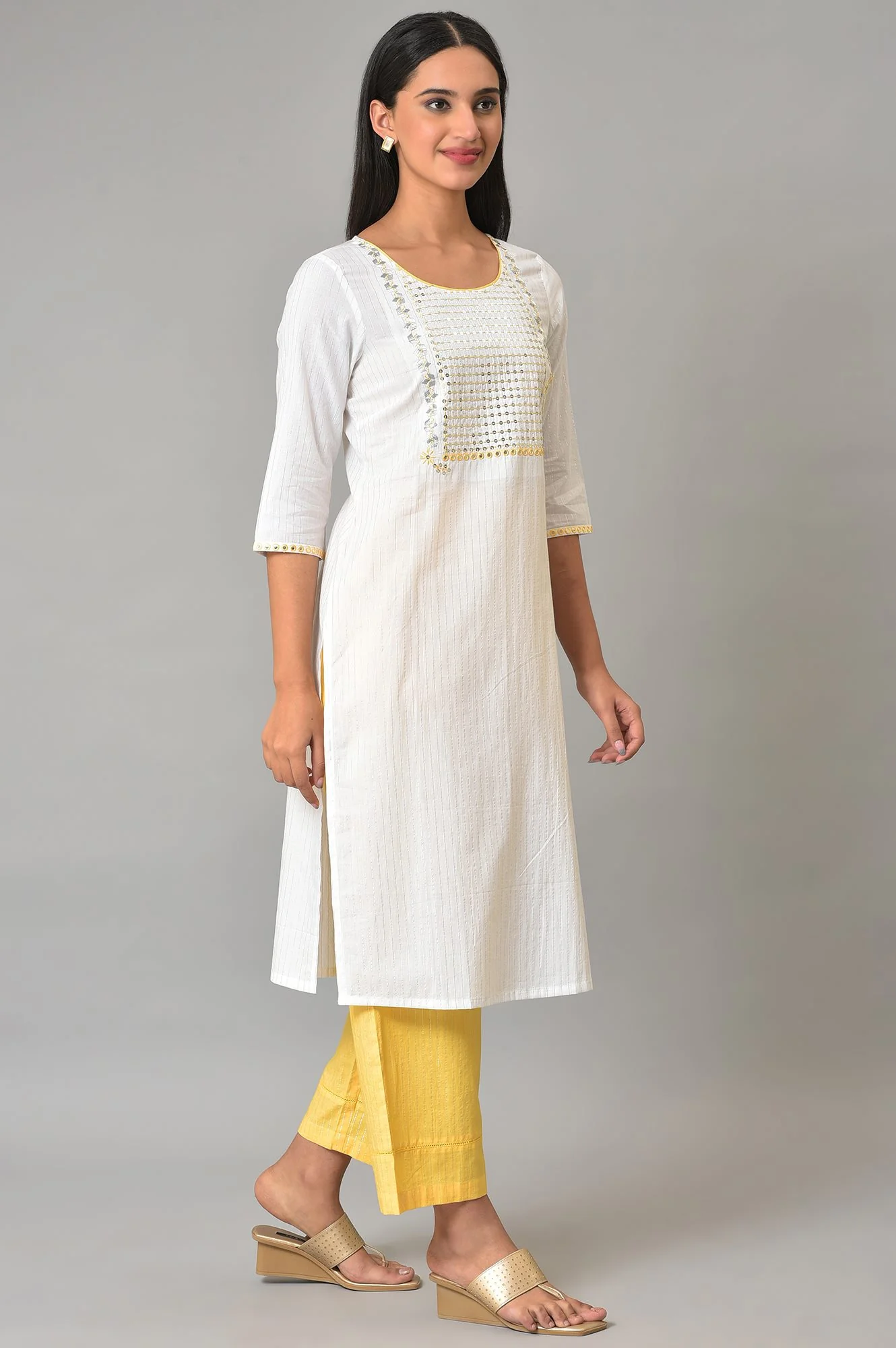 White Zari Embroidered Festive kurta - Image 4