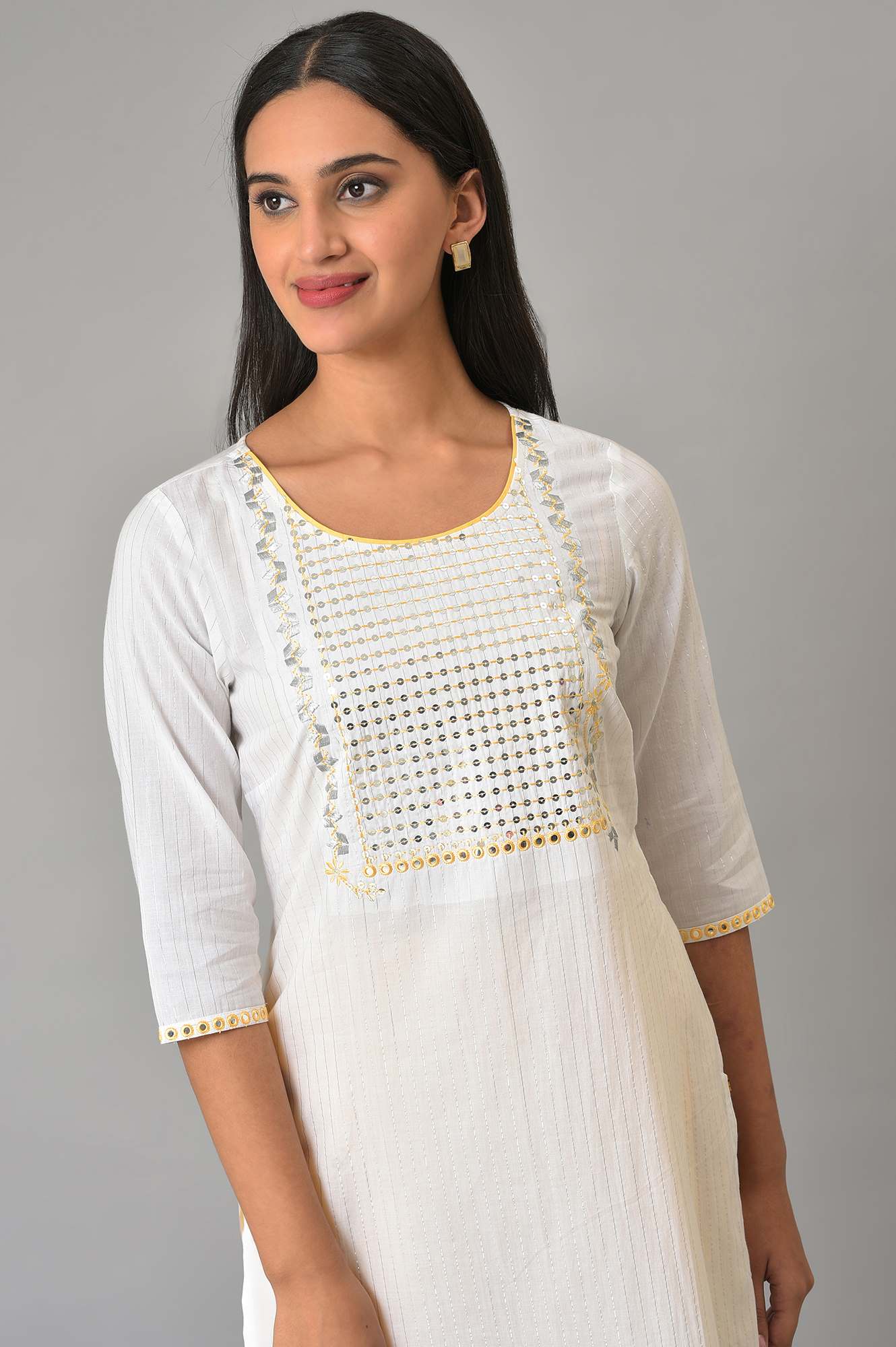 White Zari Embroidered Festive kurta - Image 5