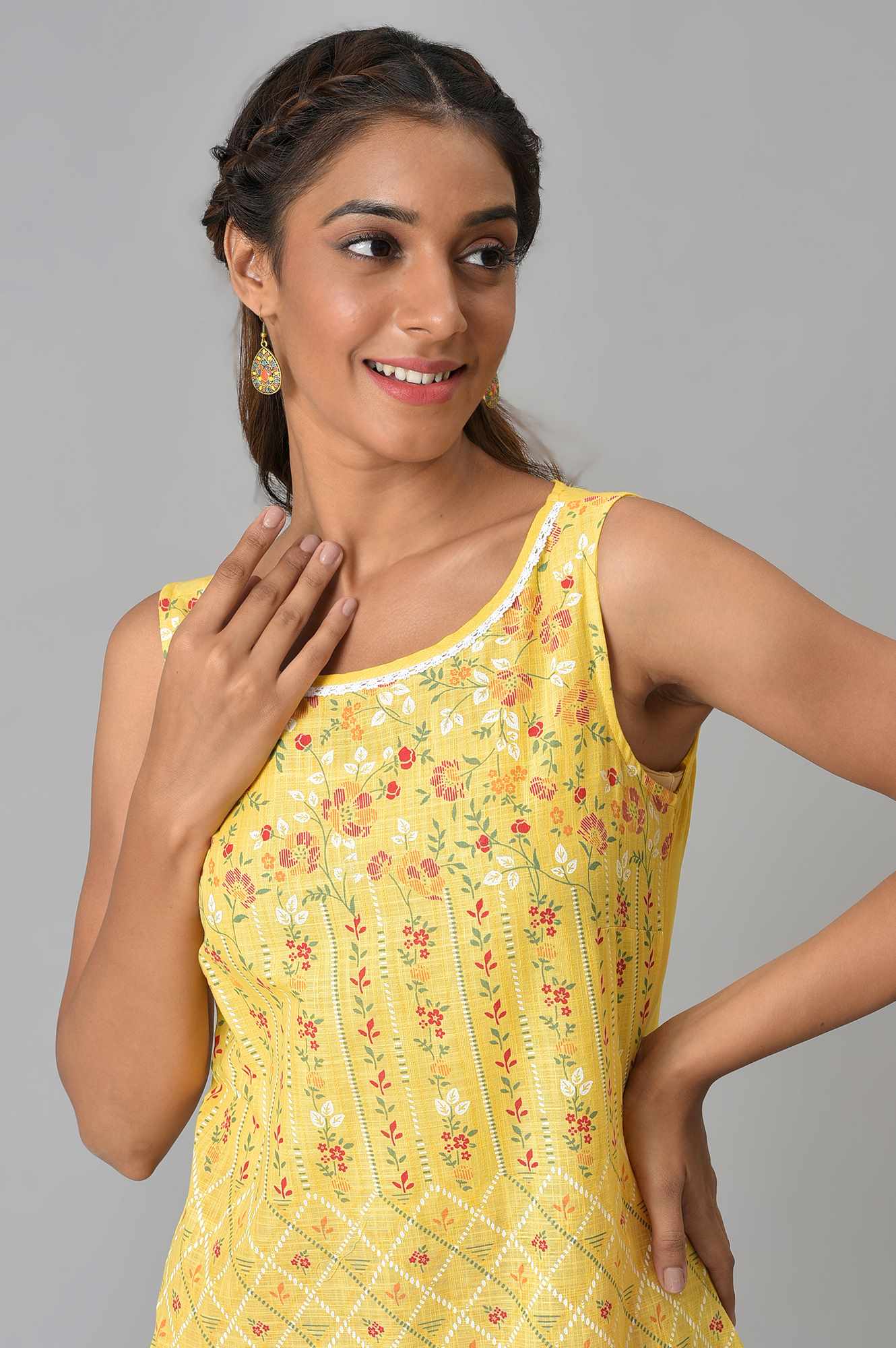 Yellow Cotton Sleeveless Printed kurta - Image 6