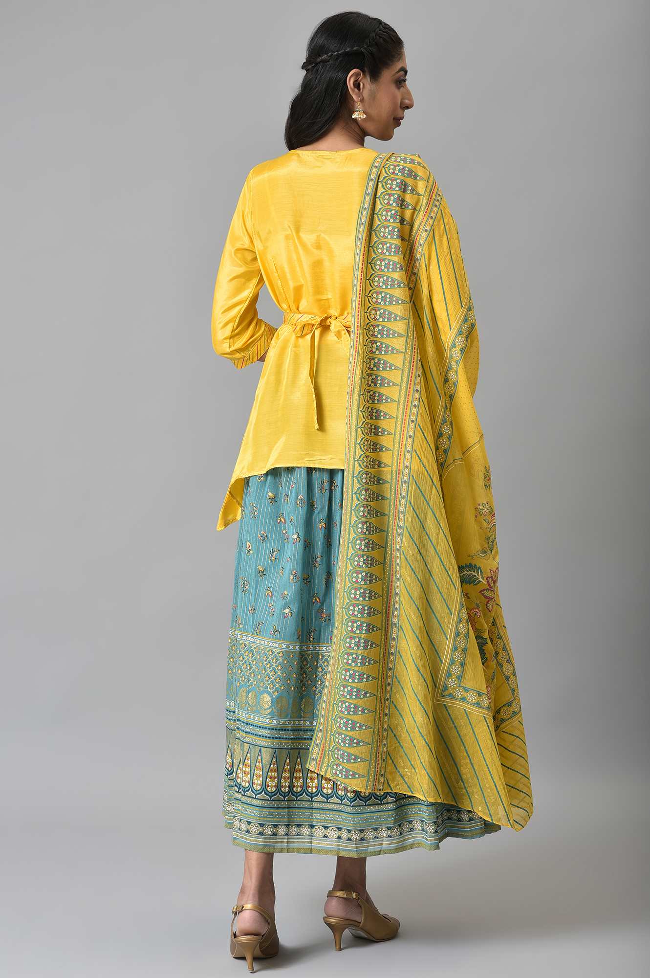 Yellow Embroidered kurta with Green Printed Skirt and Yellow Dupatta - Image 2