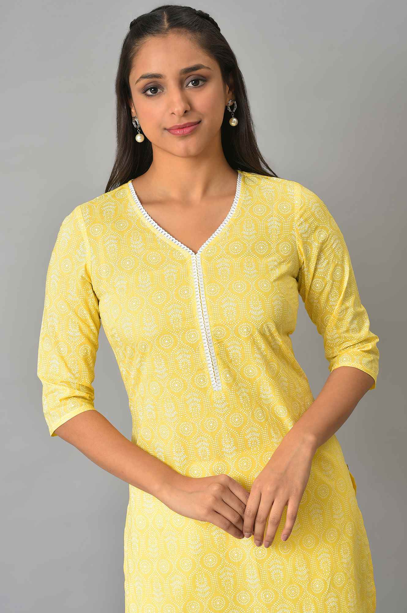 Yellow Floral Printed V-Neck kurta - Image 5