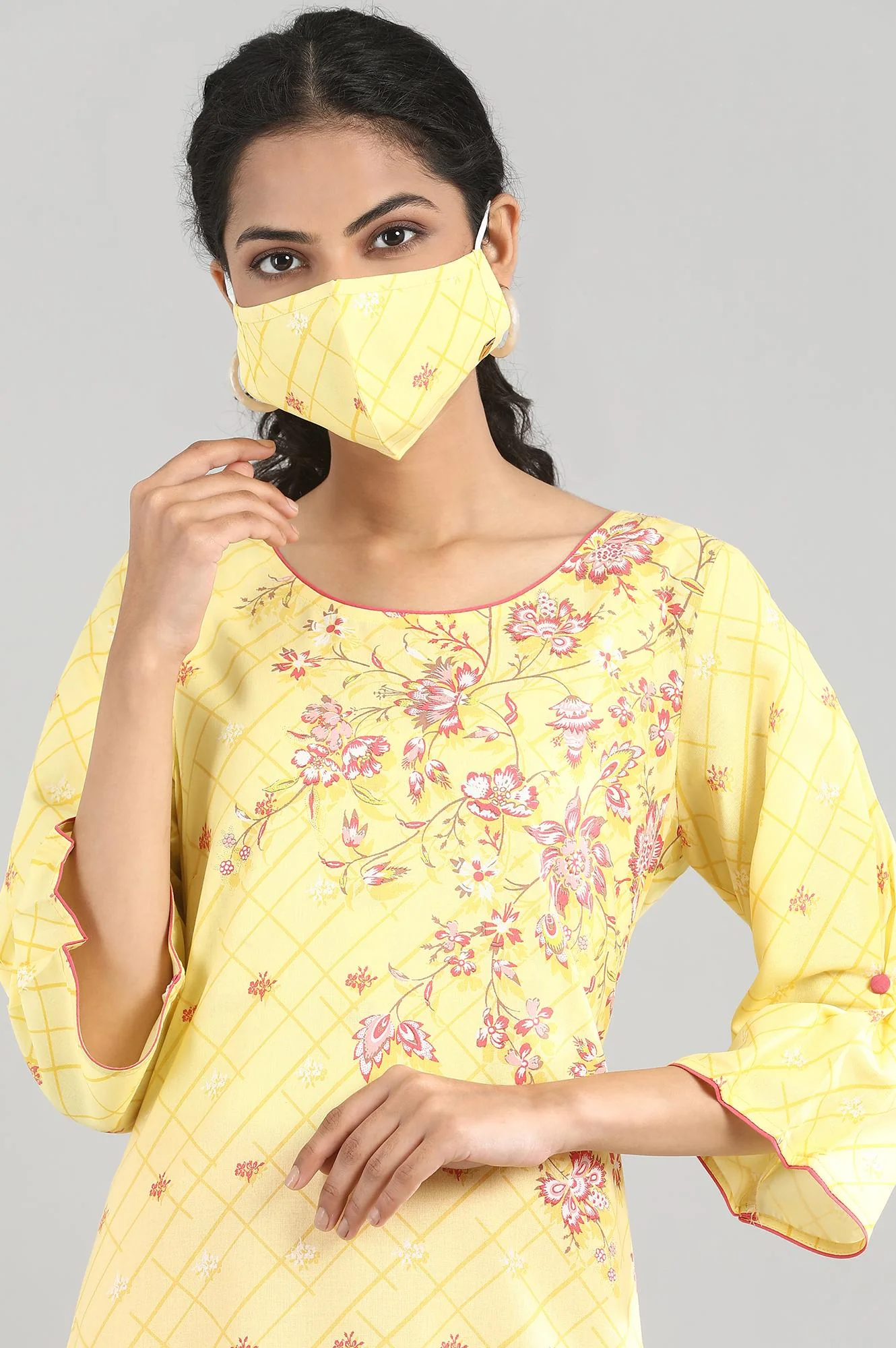 Yellow Printed kurta - Image 9