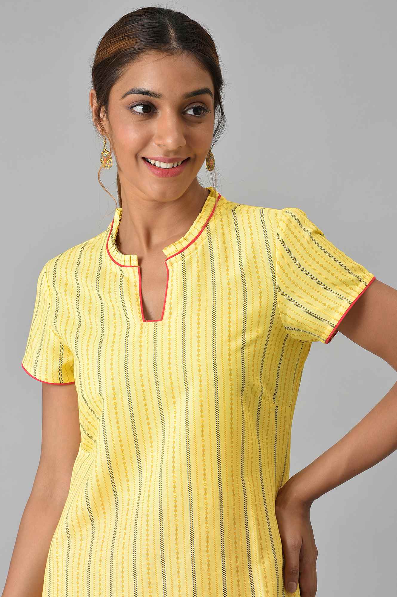 Yellow Printed kurta With Red Palazzos - Image 6