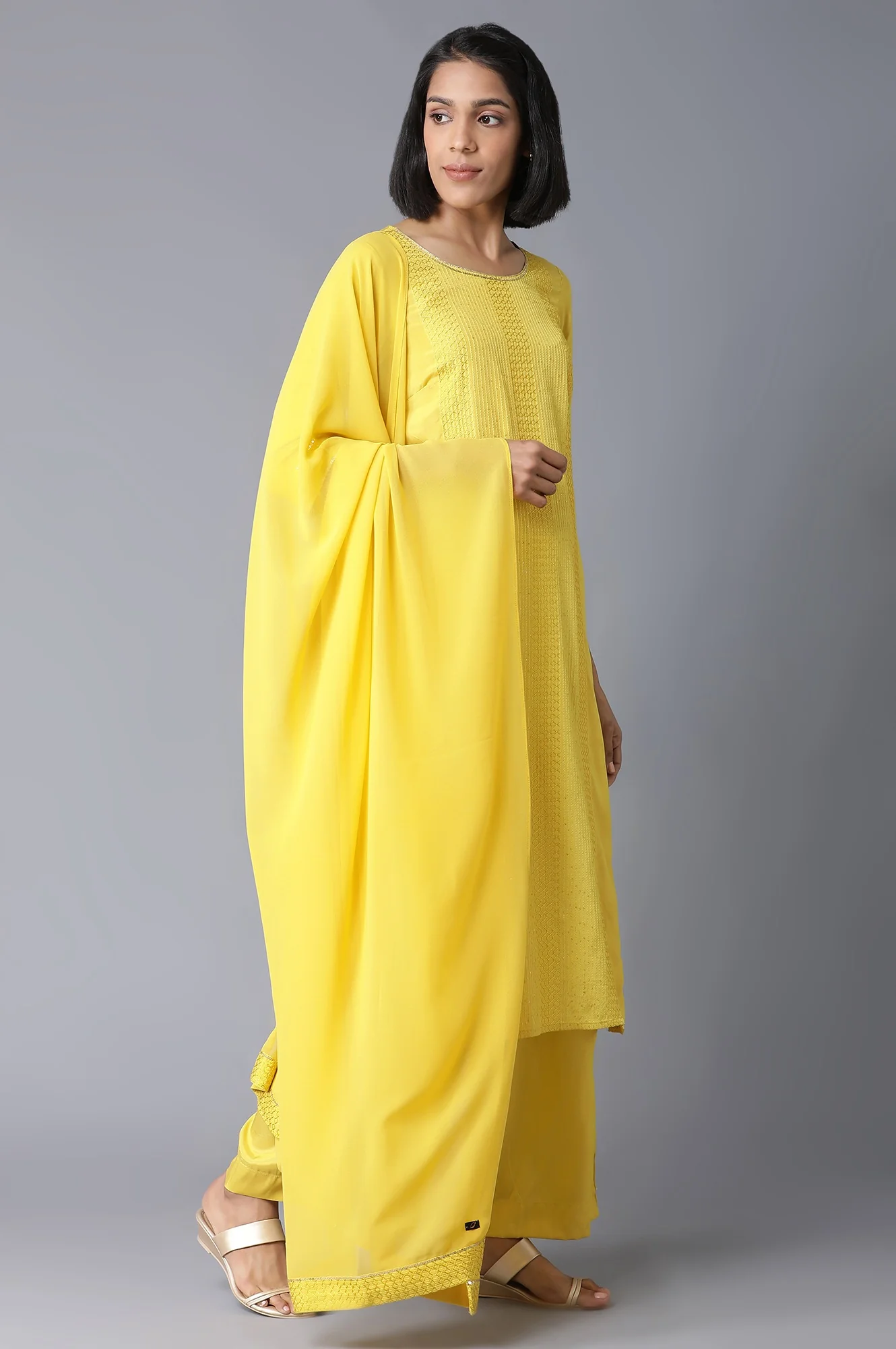 Yellow Schiffli Ethnic kurta Set - Image 4
