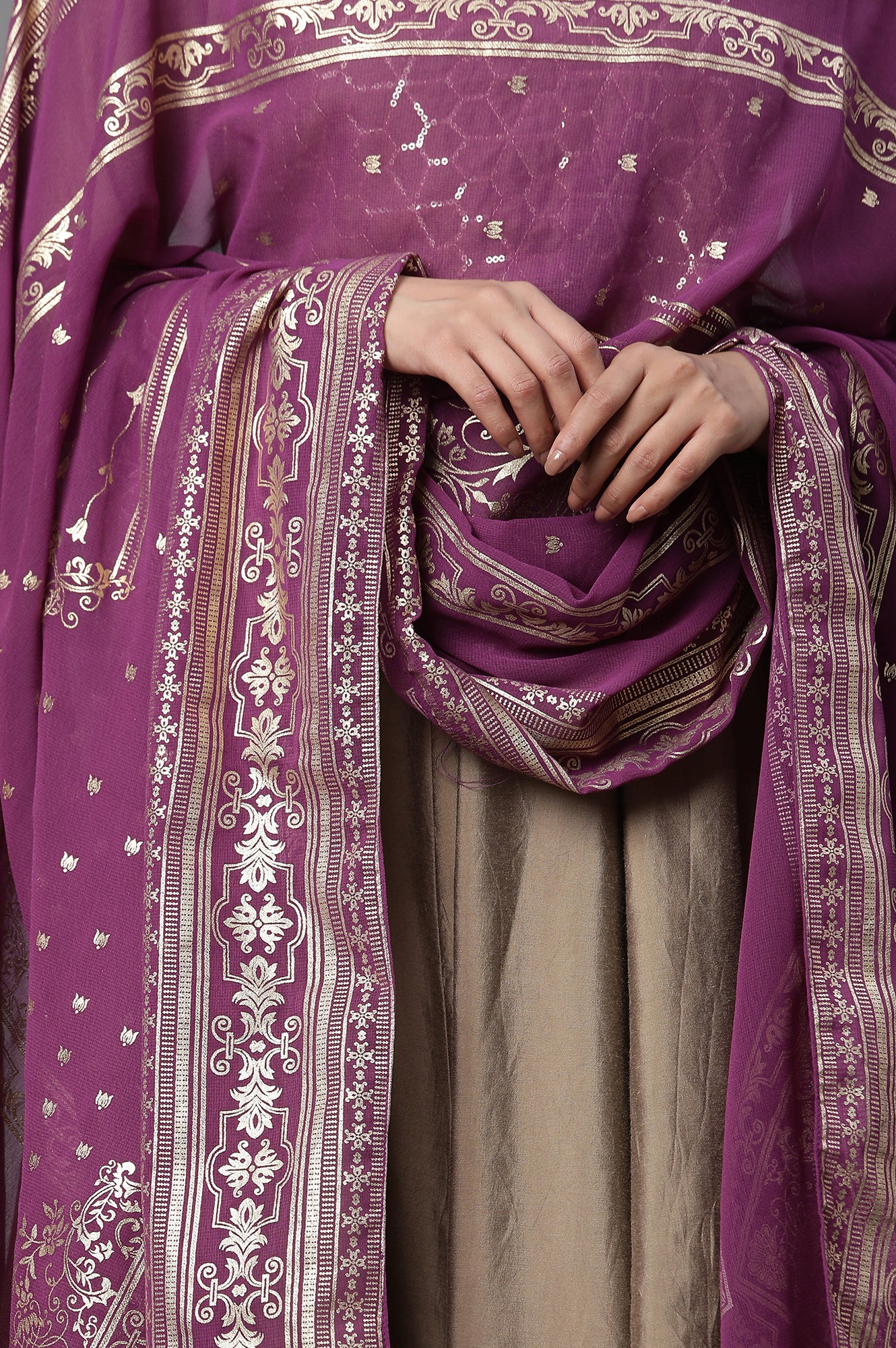 Purple Floral Gold Printed Rectangular Woven Dupatta - Image 5