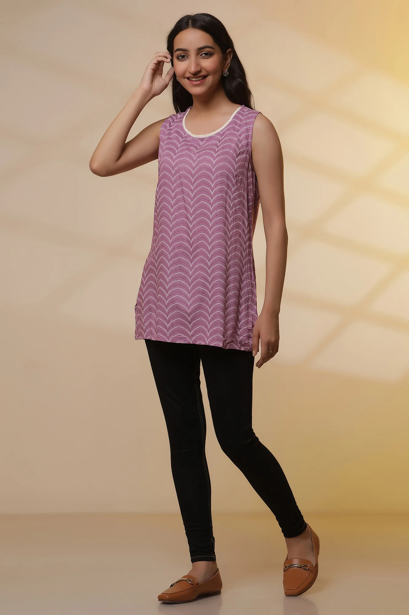 Purple Printed Sleeveless Top and Denim Jeggings Set - Image 3
