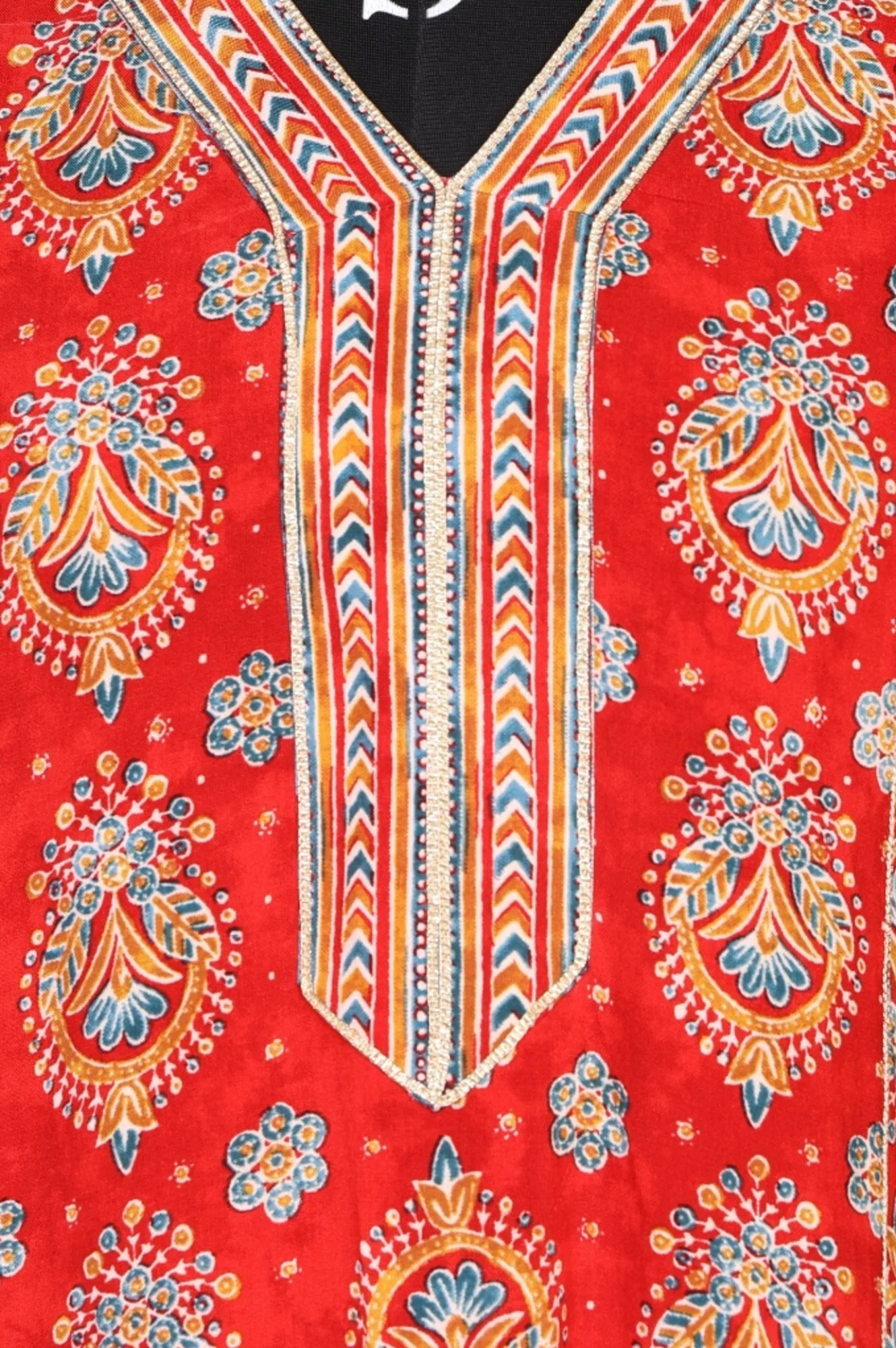 Red Ethnic Motifs Zari Embroidered Straight Kurta - Image 2