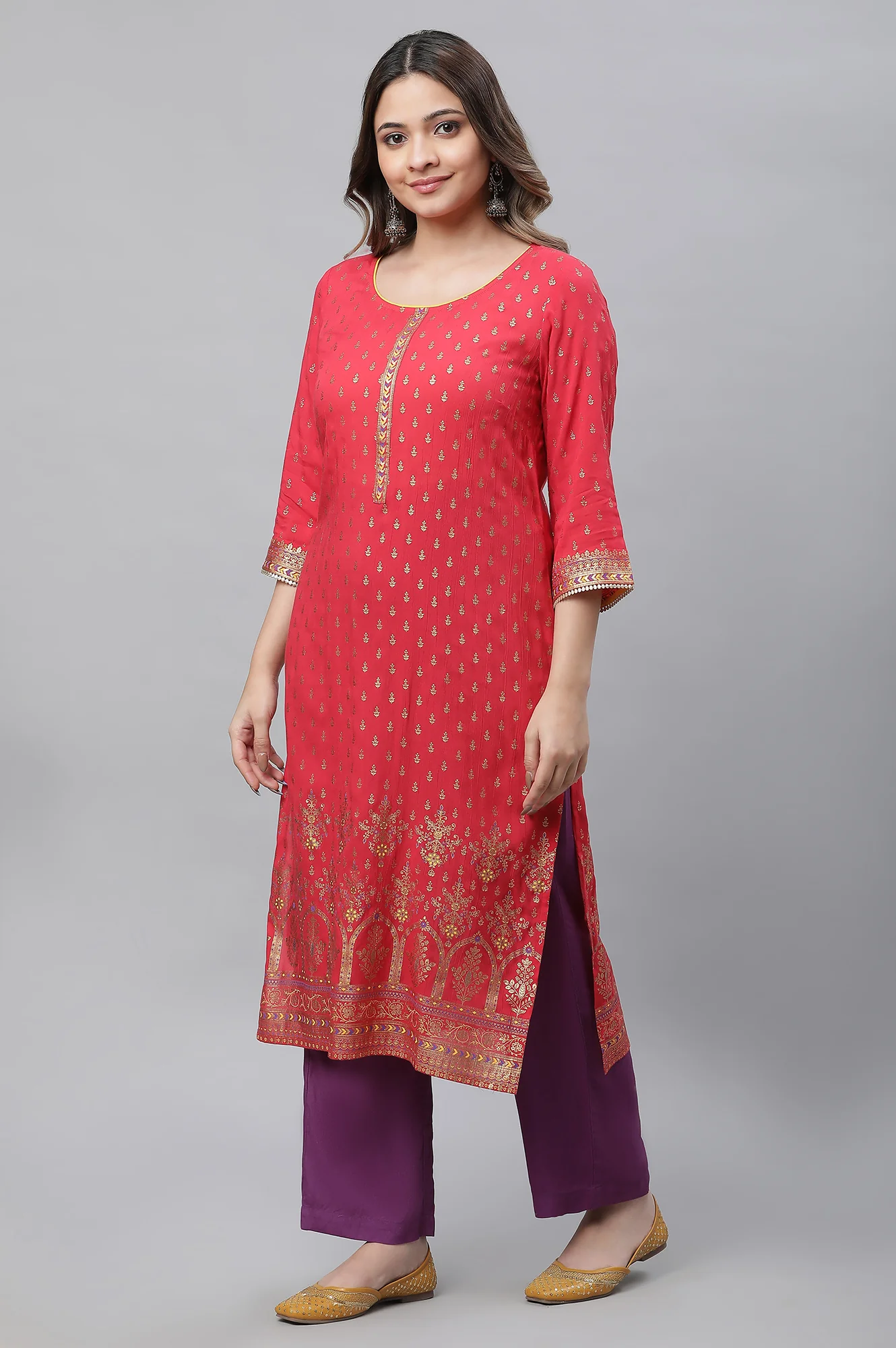 Red Foil Printed Embellished Festive Kurta - Image 2