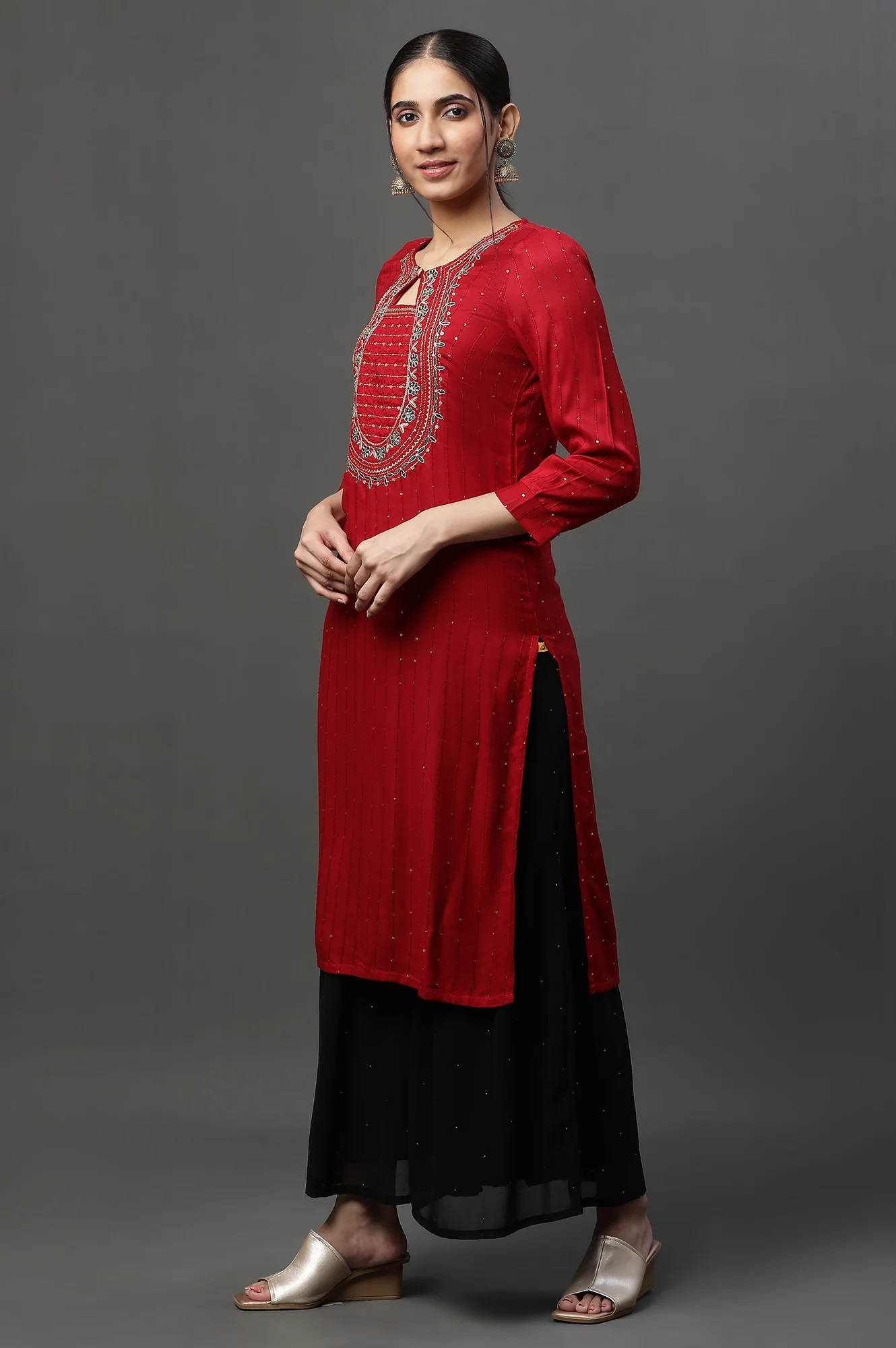 Red Metallic Embroidered Ethnic Kurta - Image 3