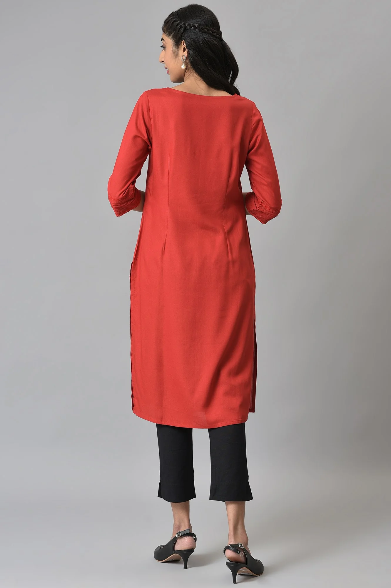 Red Rayon Kurta With Lace Detail - Image 2