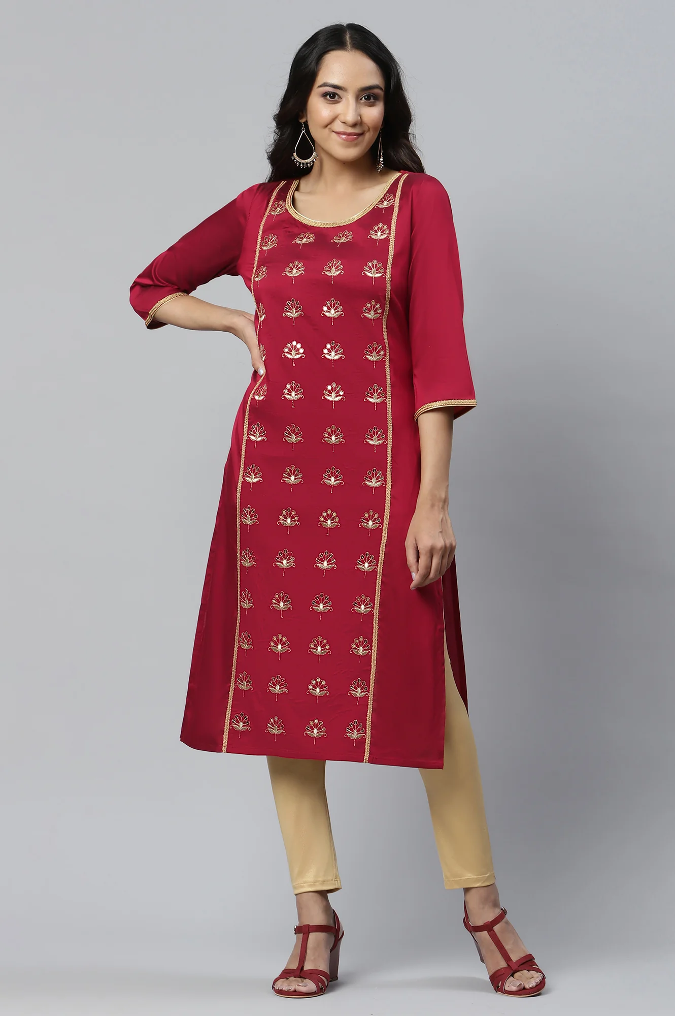 Red Solid Embroidered Zari Straight Woven Kurta - Image 5