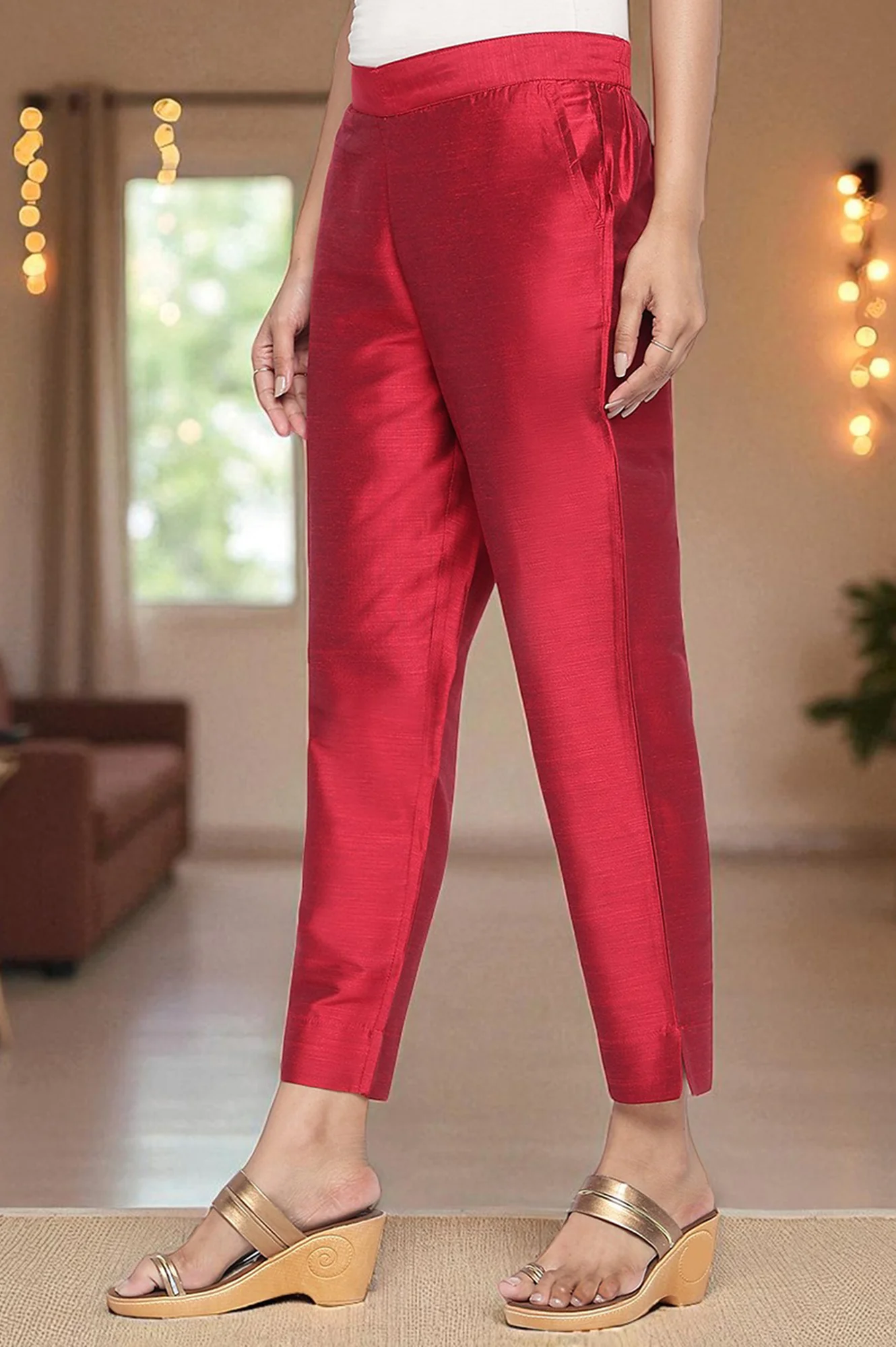 Red Solid Mid Rise Slub Trousers in Ankle Length - Image 5