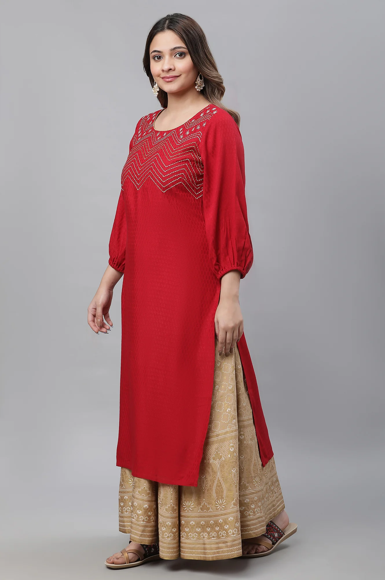 Red Textured Rayon Embroidered Kurta - Image 3