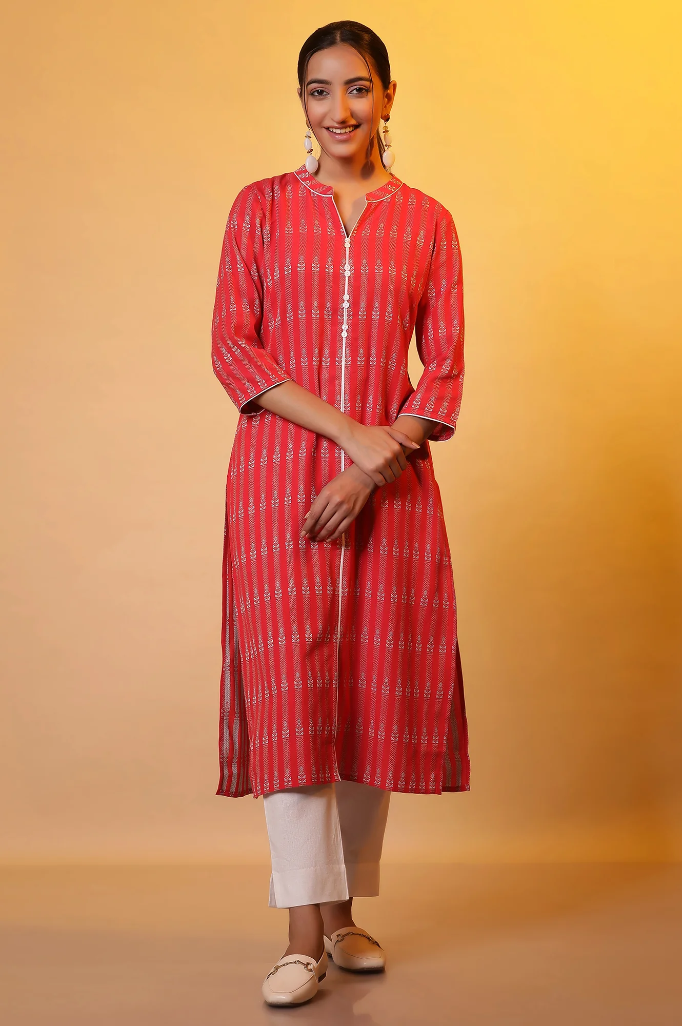 Red Yarn-Dyed Straight Kurta - Image 2