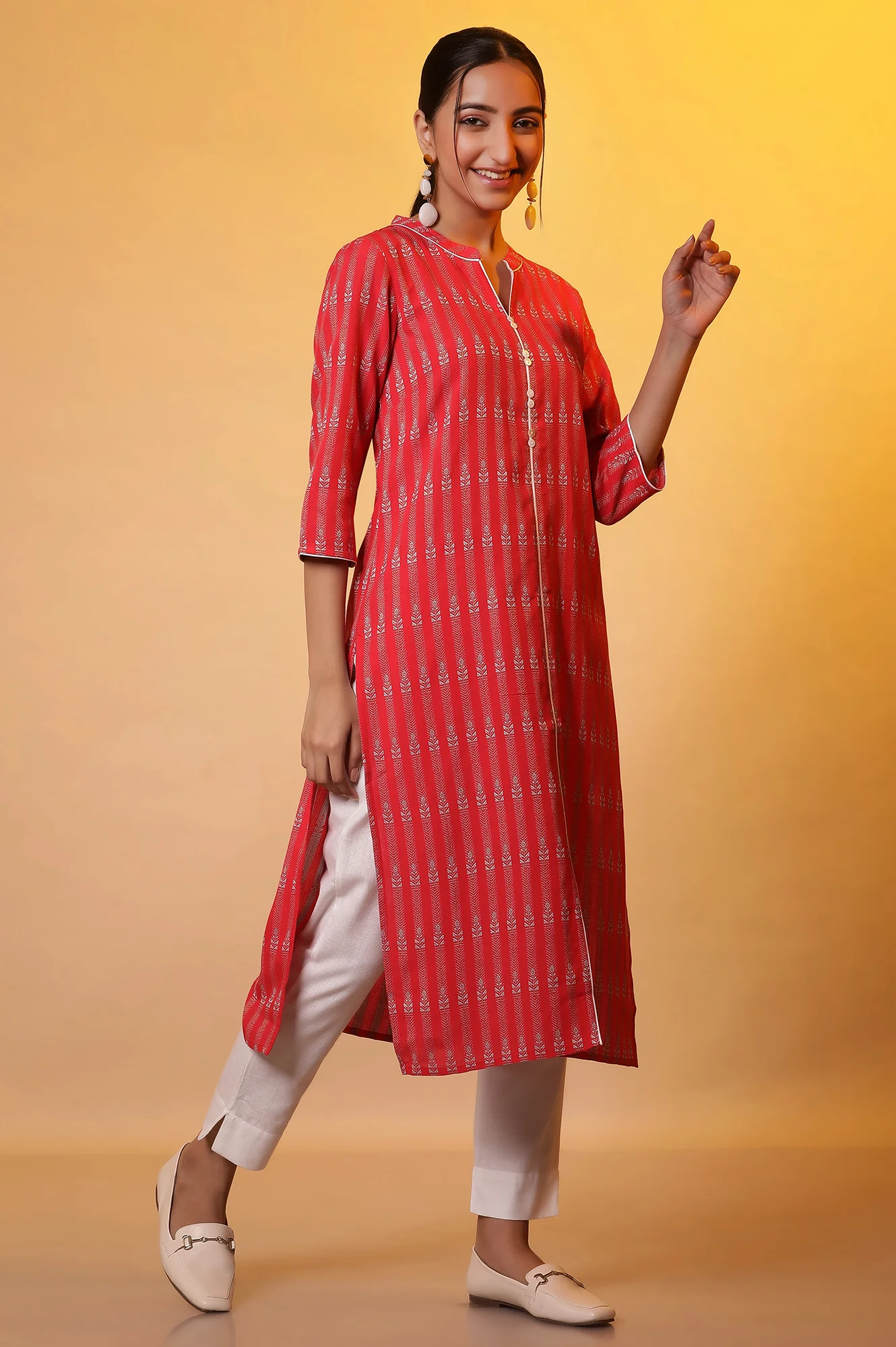 Red Yarn-Dyed Straight Kurta - Image 5