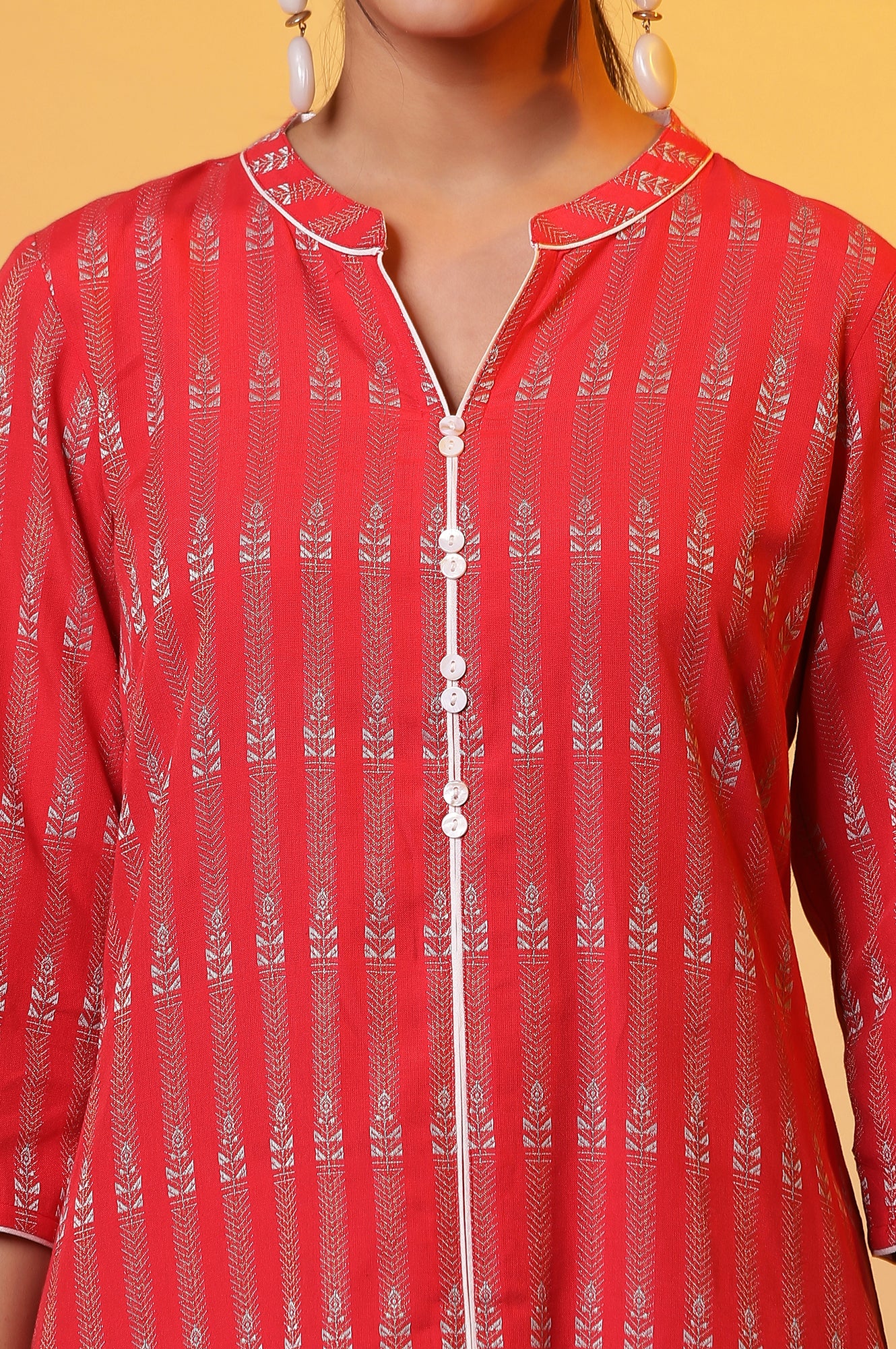 Red Yarn-Dyed Straight Kurta - Image 6