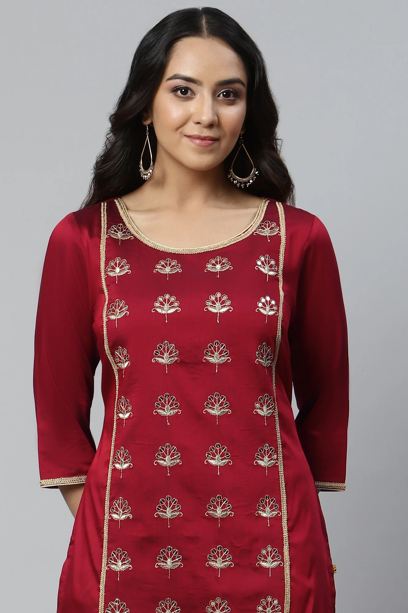 Red Zari Embroidered Ethnic Liva Kurta - Image 6