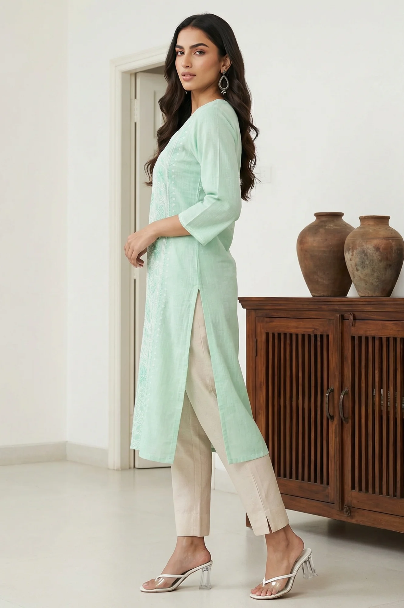Sea Green Thread Embroidered Pure Cotton Straight Kurta - Image 4