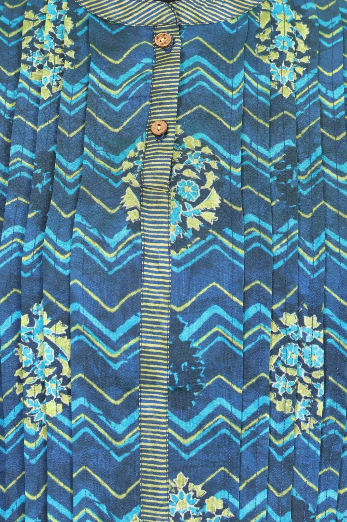 Teal Geometric Printed Pintucks Straight Kurta - Image 2