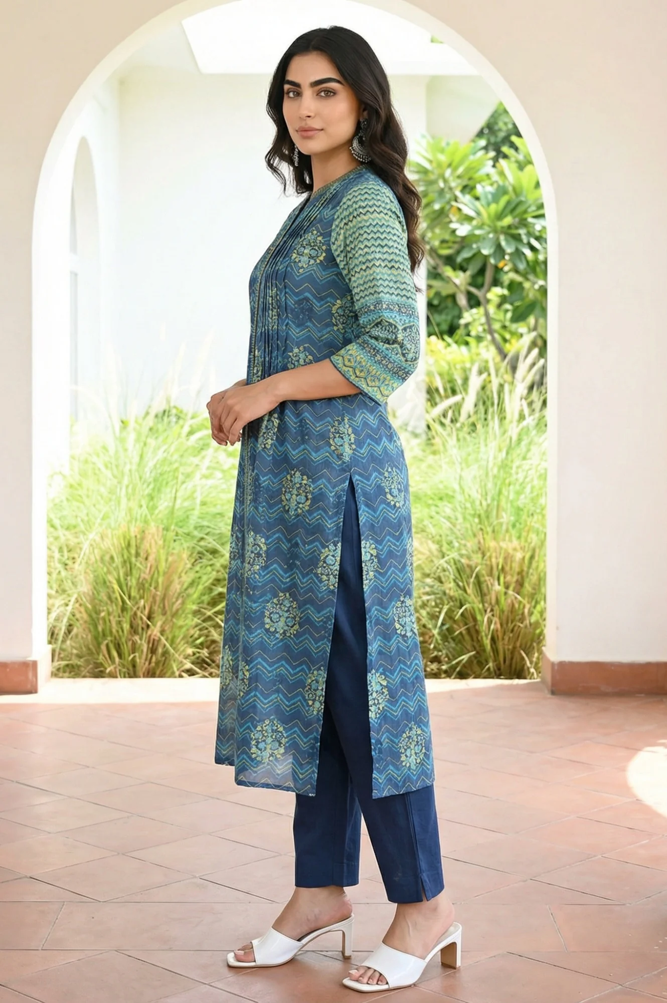 Teal Geometric Printed Pintucks Straight Kurta - Image 3