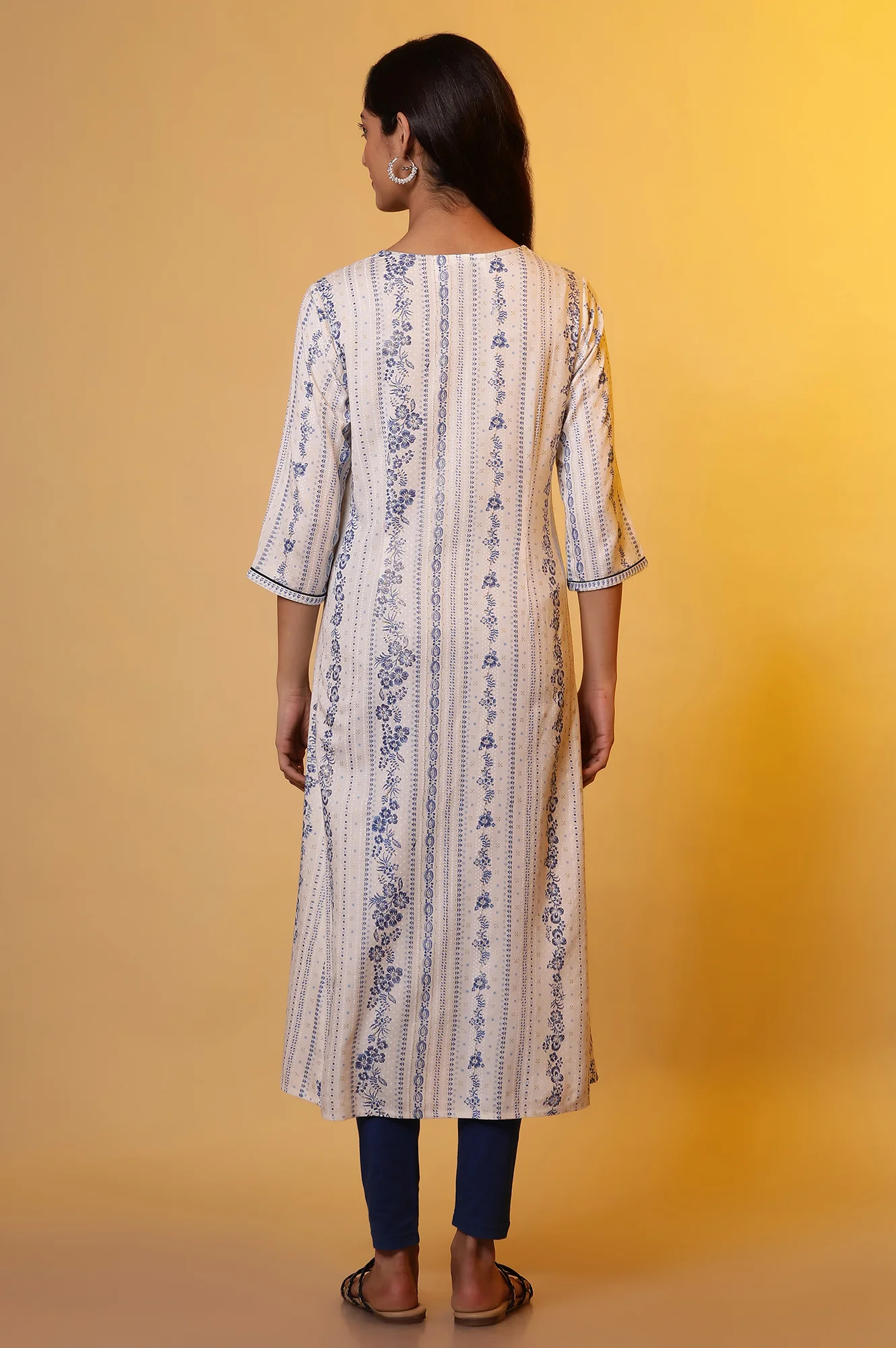 White A-line Floral Printed Kurta - Image 4