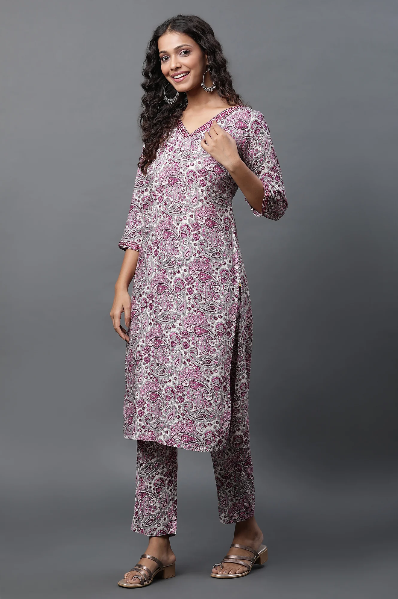 White and Purple Floral Printed Kurta and Pants Co-ord Set - Image 3