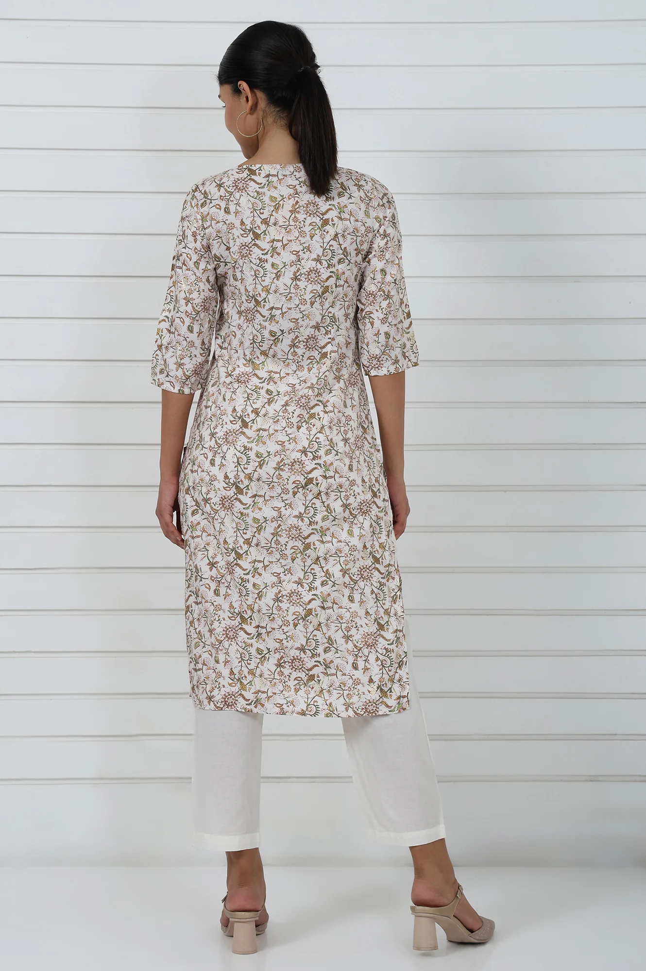 White Botanical Printed Dori Embroidered Straight Kurta - Image 5