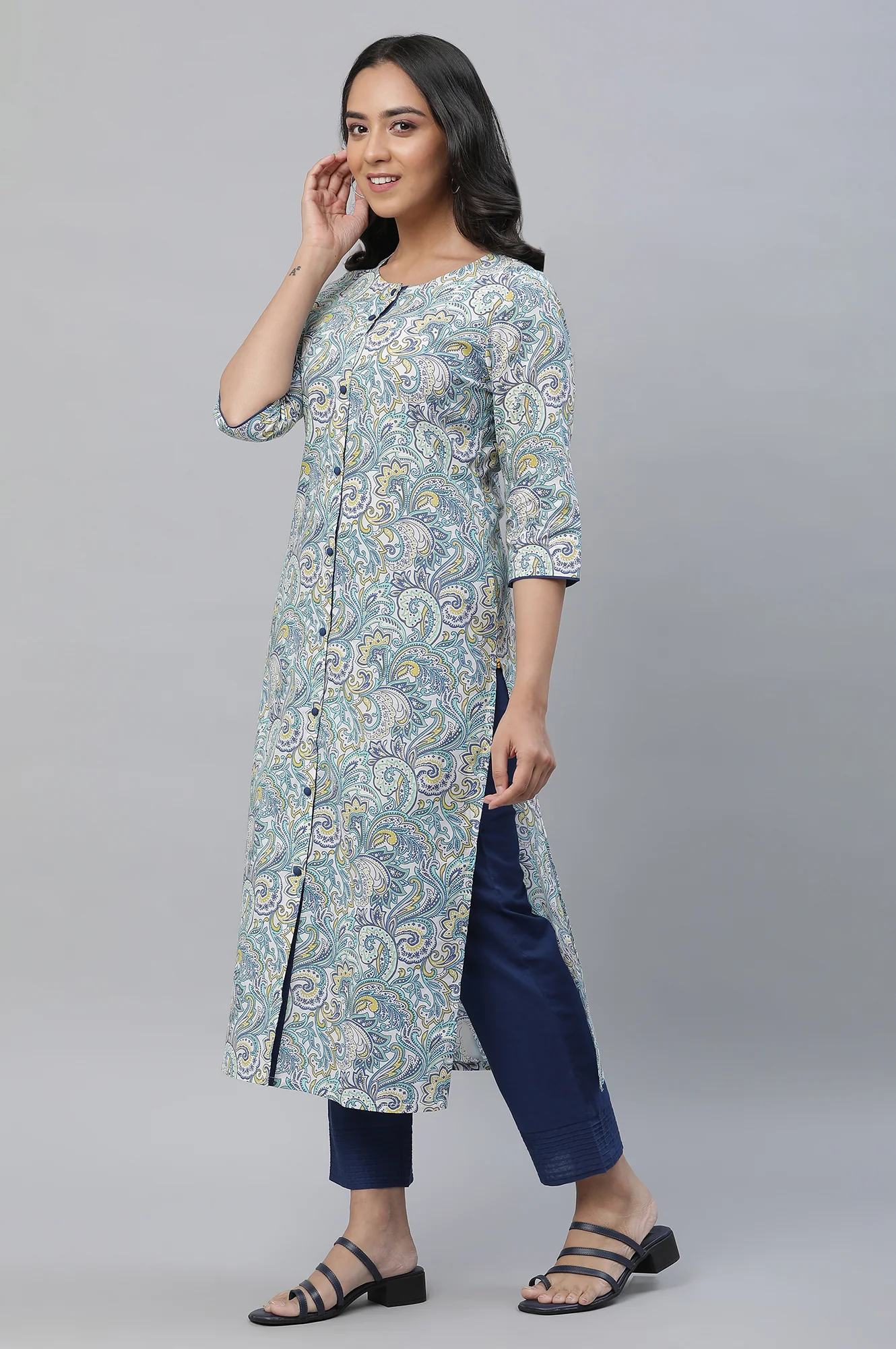 White Casual Straight Kurta in Multi-coloured Print - Image 3
