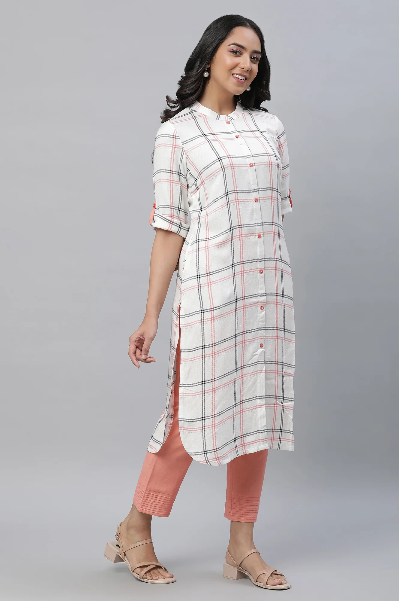 White Checker Modern Kurta and Pants Set - Image 5