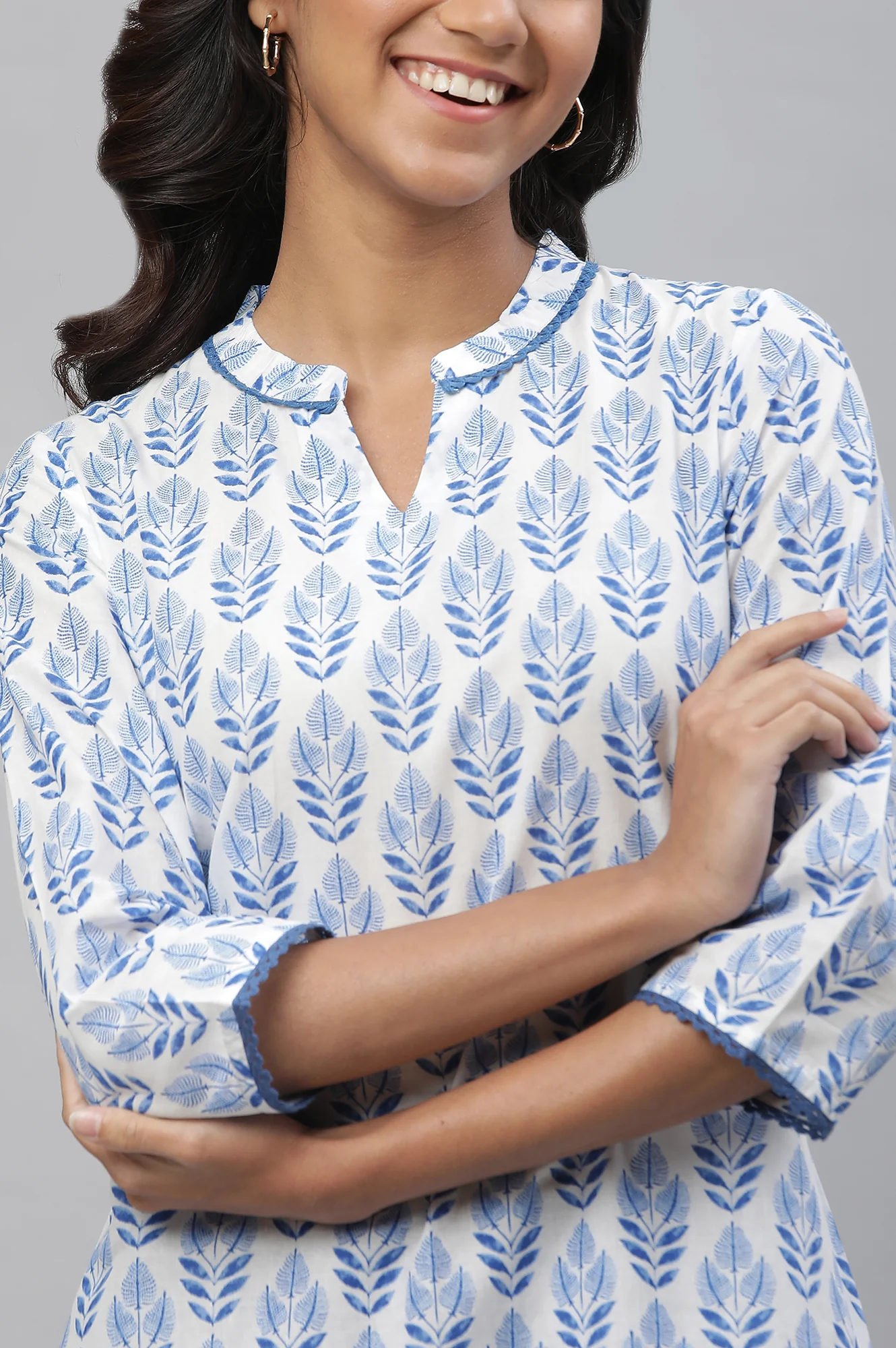 White Cotton Kurta with Blue Print - Image 7